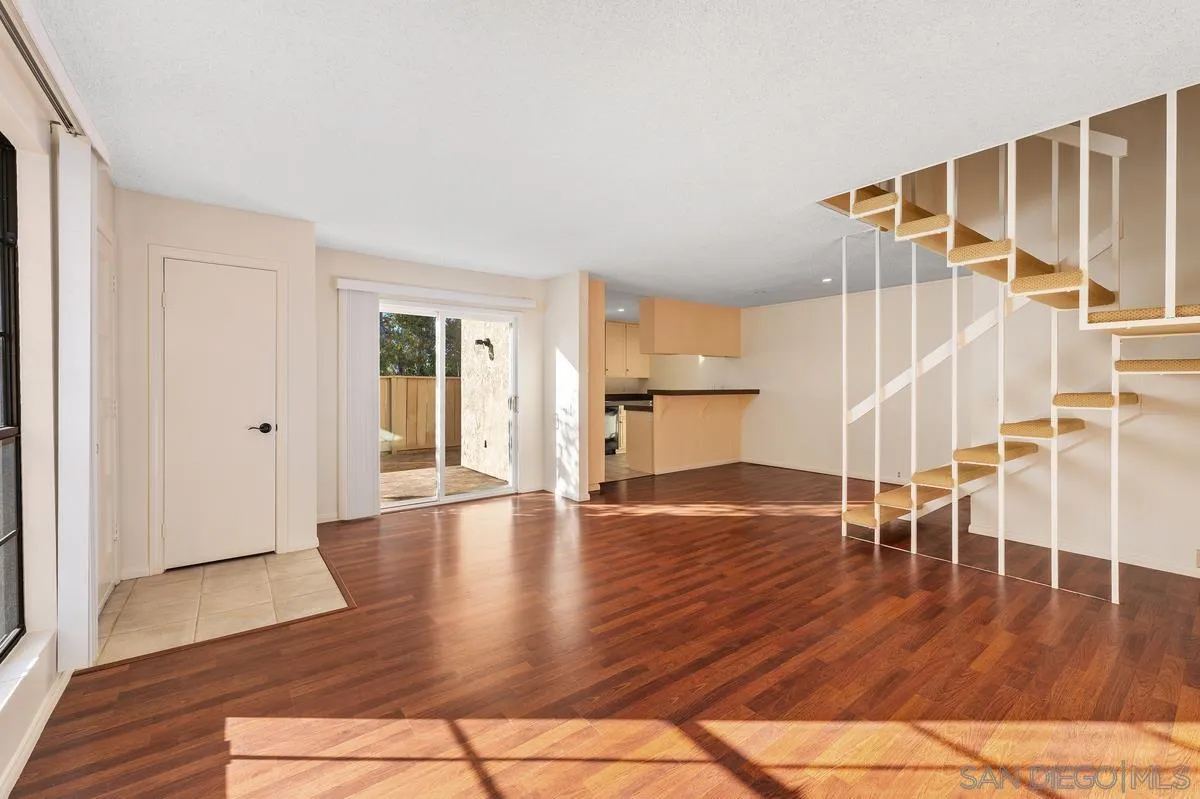 Photo #7: 260004658 Listing: Photo #7