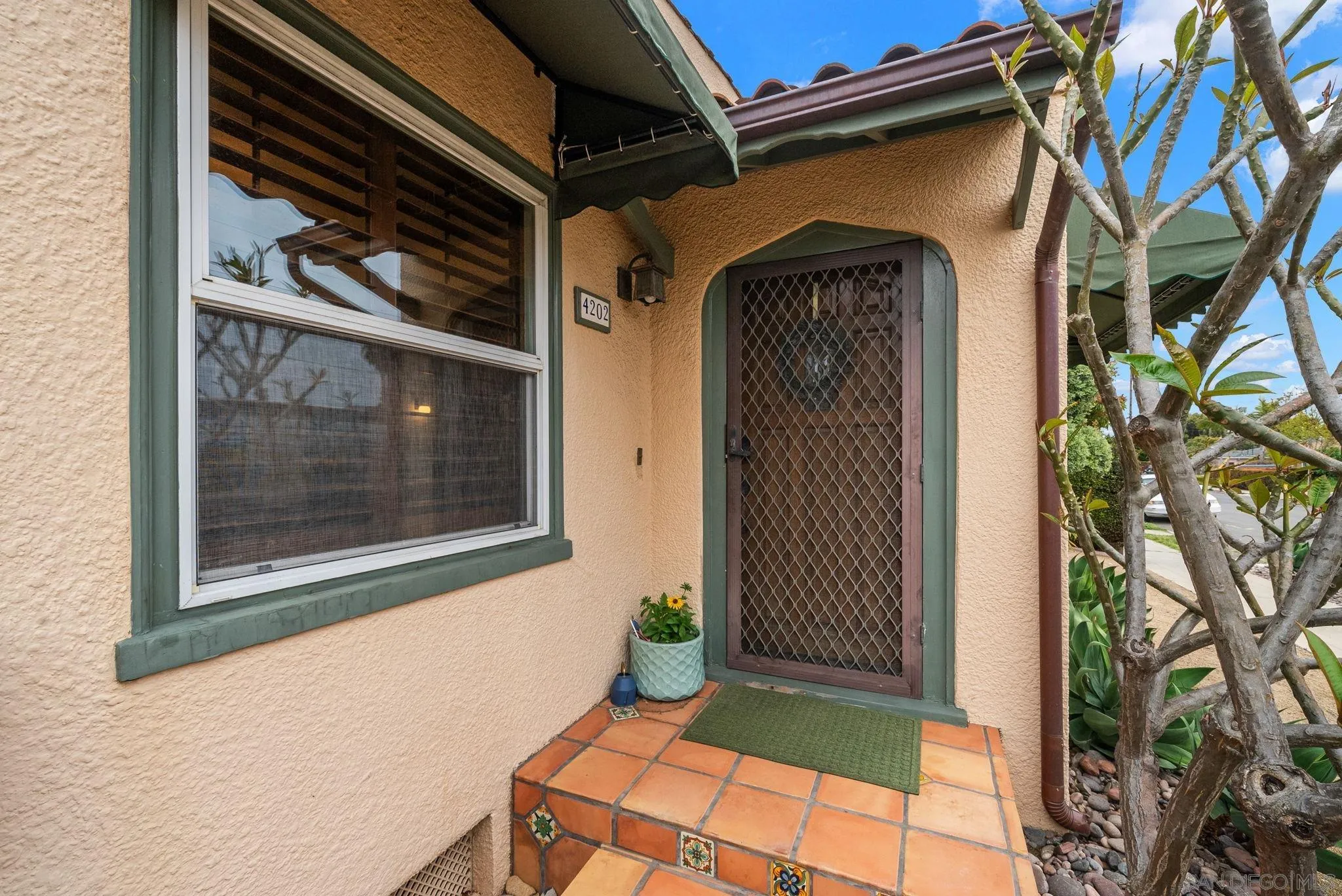 https://cdn.realtyfeed.com/cdn/127/260004661/157e928cd6c88203b038d44313e5a5a1.webp