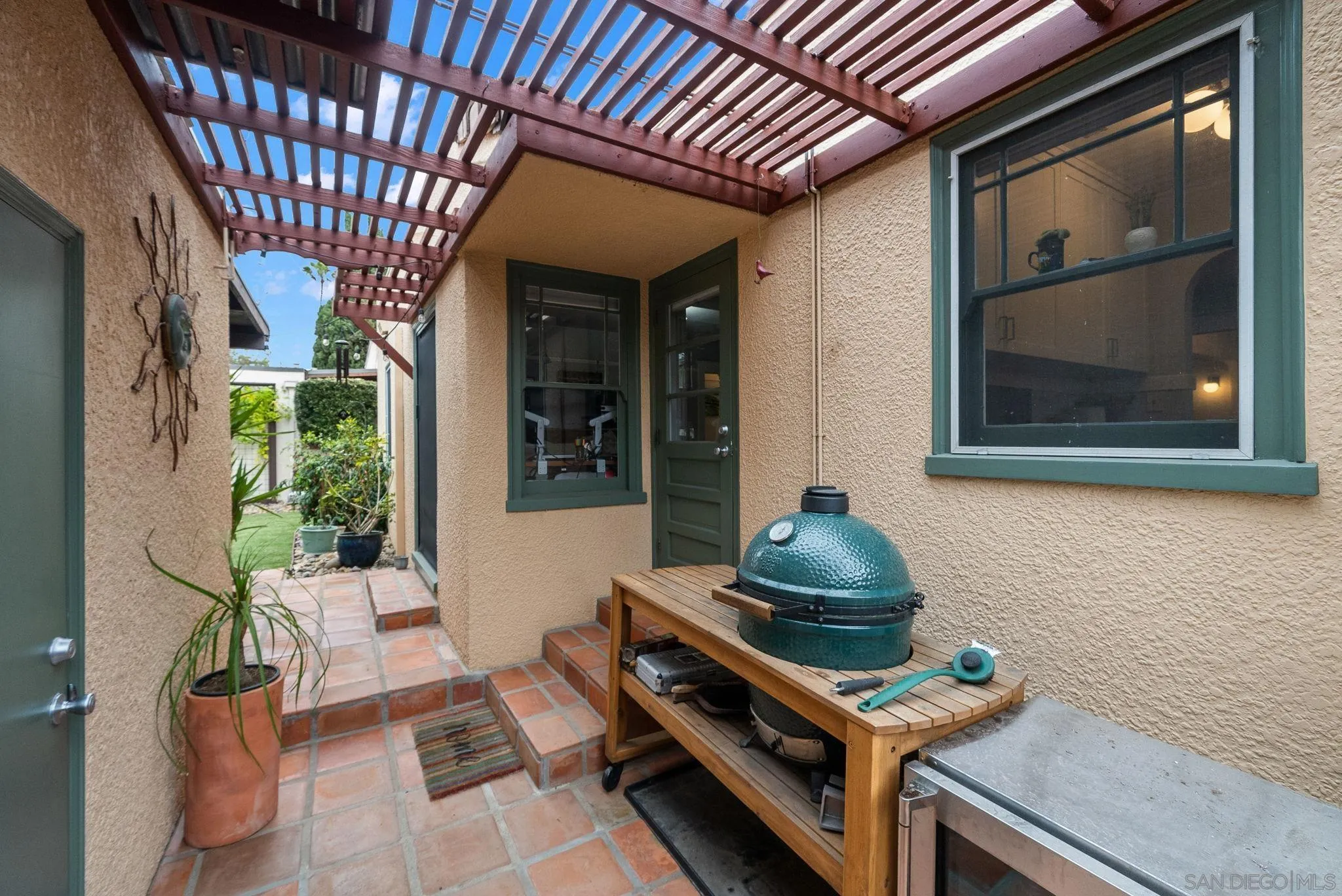 https://cdn.realtyfeed.com/cdn/127/260004661/2d491f961f4d45e40f0b62ef394b0c8b.webp
