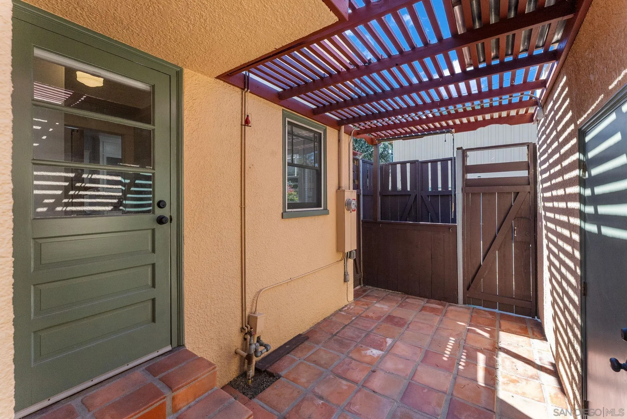 https://cdn.realtyfeed.com/cdn/127/260004661/32b63be5d66d304e18277c311f6d3d99.webp