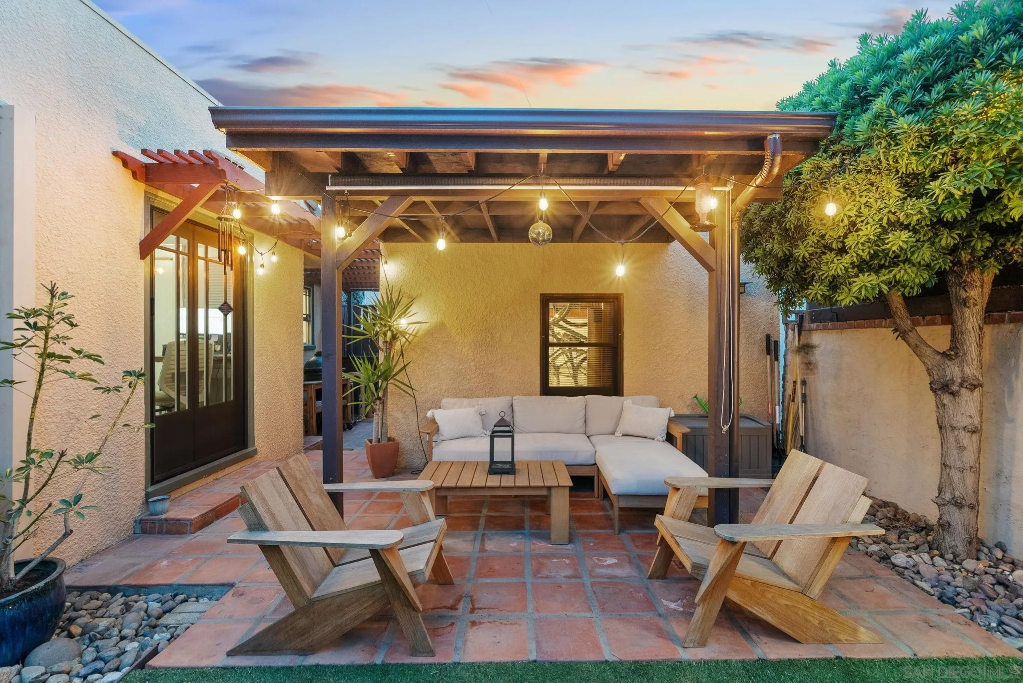 https://cdn.realtyfeed.com/cdn/127/260004661/f87d30236dbf545d404bb9927e0be16b.webp