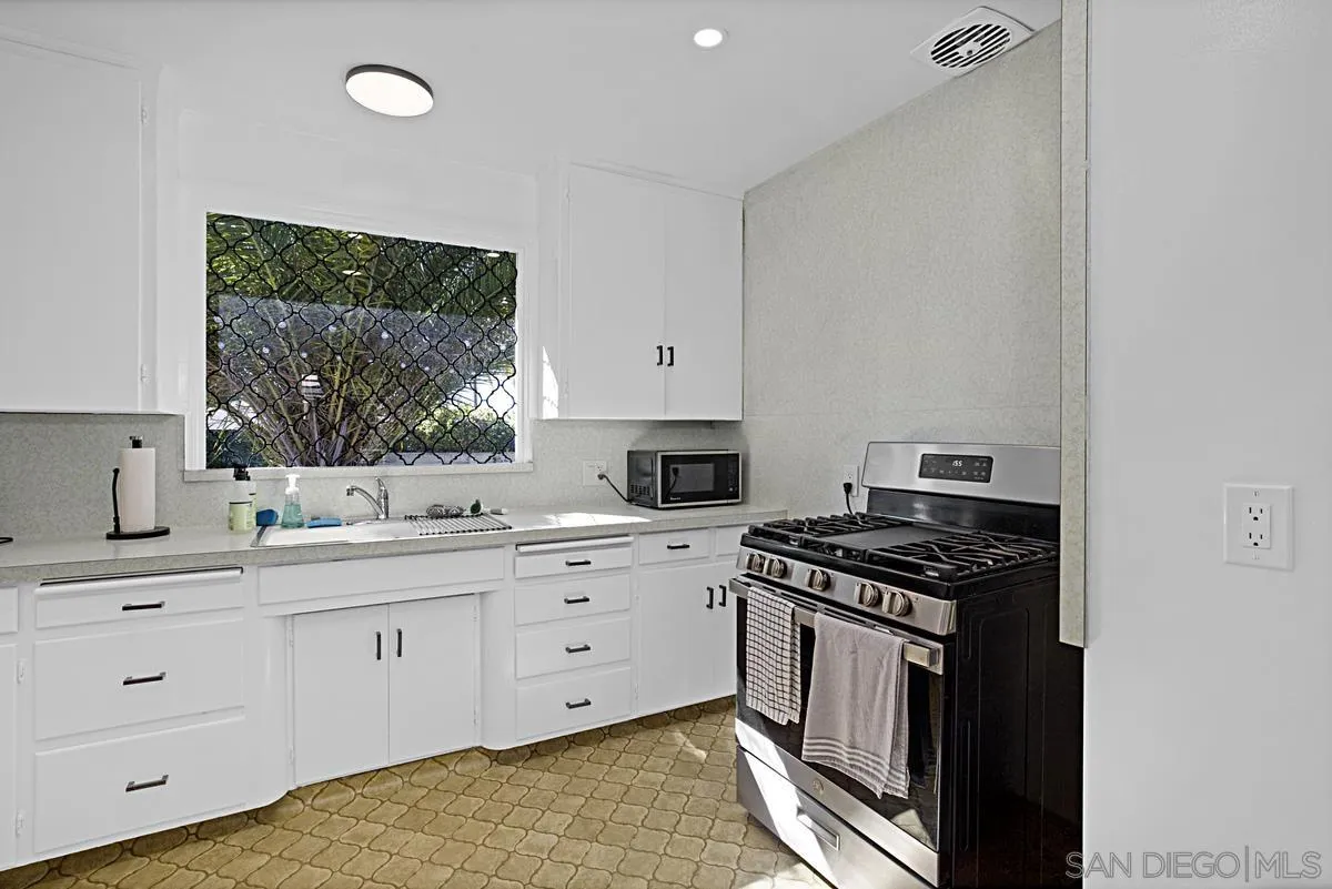 https://cdn.realtyfeed.com/cdn/127/260004662/00066878d4001676dc8d3d6e156ddbf8.webp