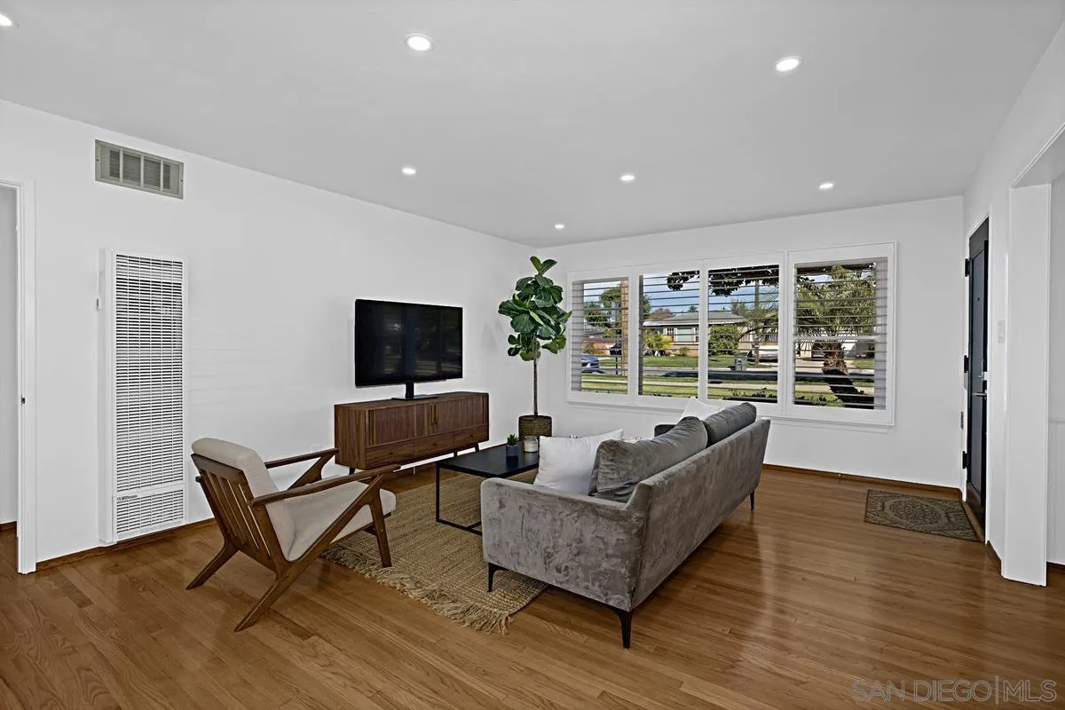 https://cdn.realtyfeed.com/cdn/127/260004662/91ba32070f8553a360191c7557f27731.webp