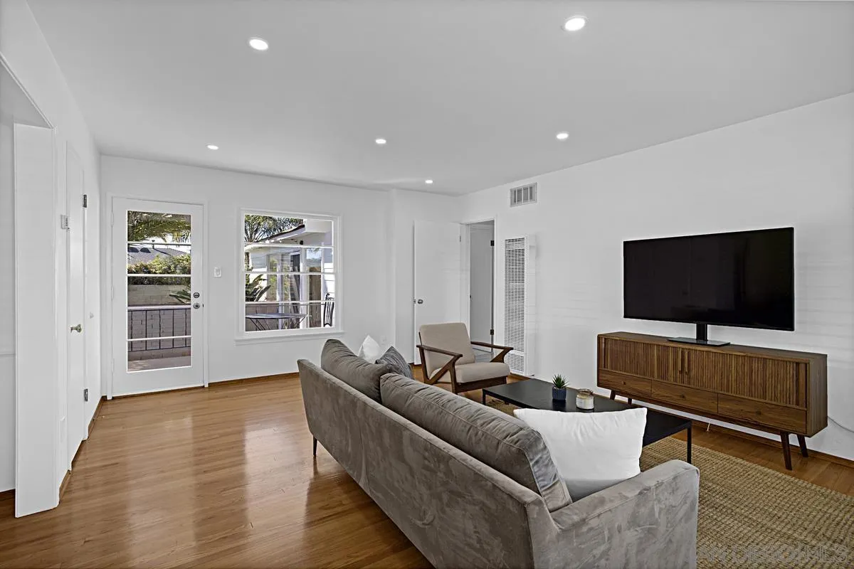 https://cdn.realtyfeed.com/cdn/127/260004662/9e668cc33b4b75ade301917bce718d32.webp