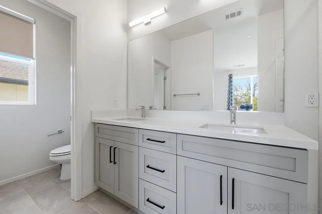 https://cdn.realtyfeed.com/cdn/127/260004665/3effd0ed31639310f2f878f3cdf8c050.webp