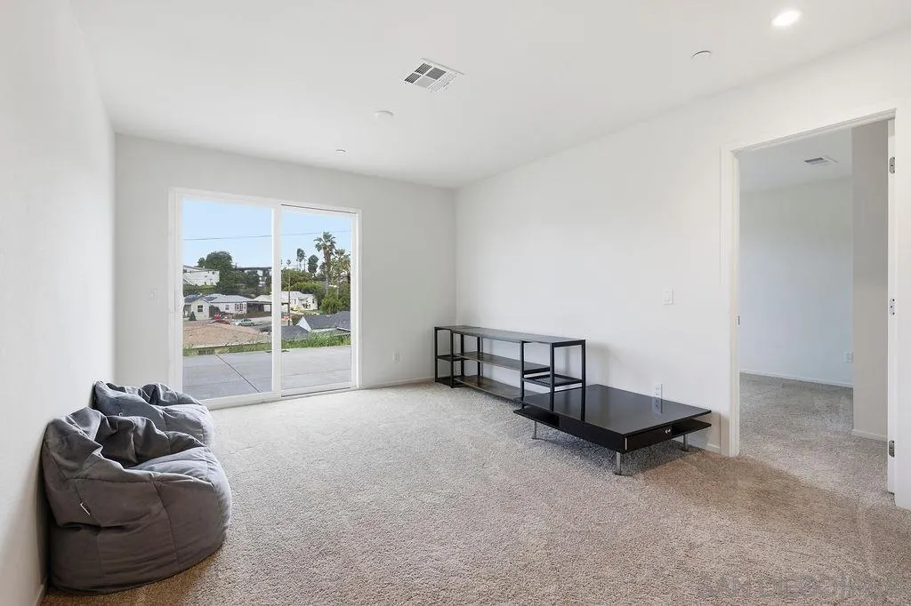 https://cdn.realtyfeed.com/cdn/127/260004665/90c87982638ca92ccd0329726100c866.webp