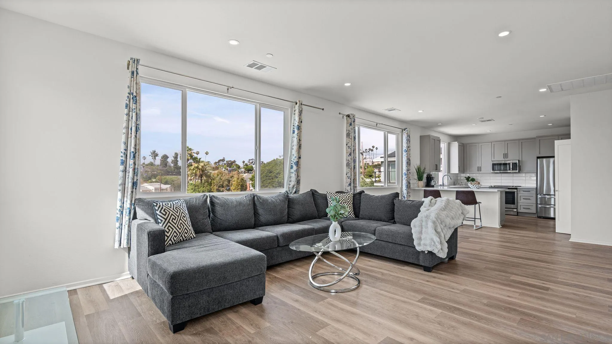 https://cdn.realtyfeed.com/cdn/127/260004665/d3c48a9566a08f8c90b5a9f5c767fa66.webp