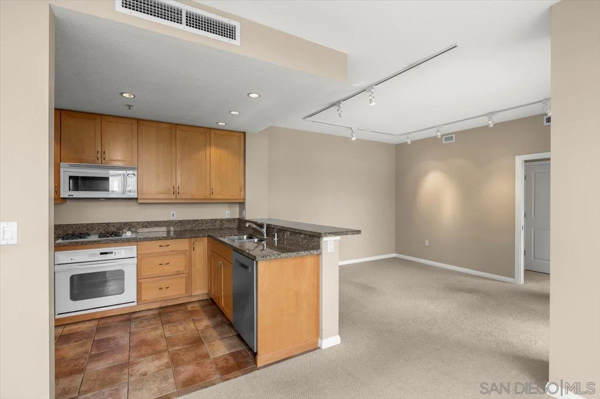https://cdn.realtyfeed.com/cdn/127/260004670/1057e3298ff25f5d50494796d8cd9894.webp