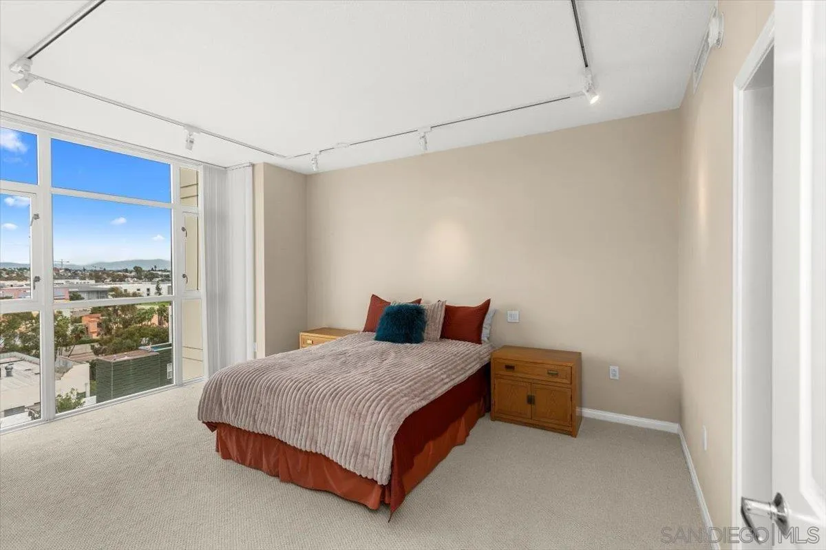 https://cdn.realtyfeed.com/cdn/127/260004670/5afbd1619341225a1e57618d59e8e3c2.webp