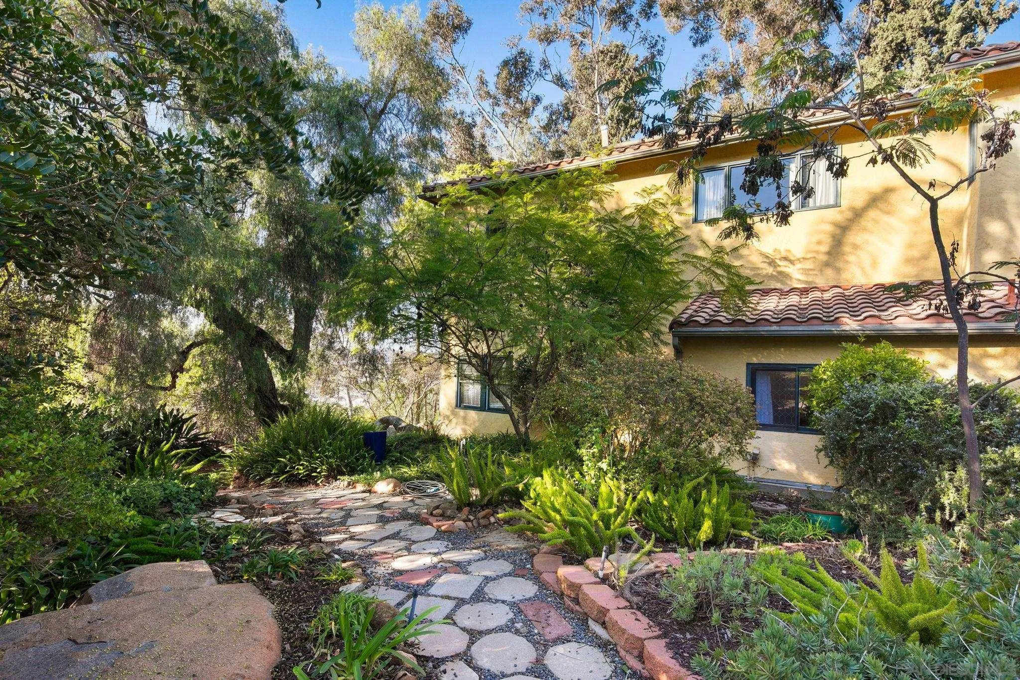https://cdn.realtyfeed.com/cdn/127/260004677/b7b5dddc12604905f94194c8e0f84f9f.webp