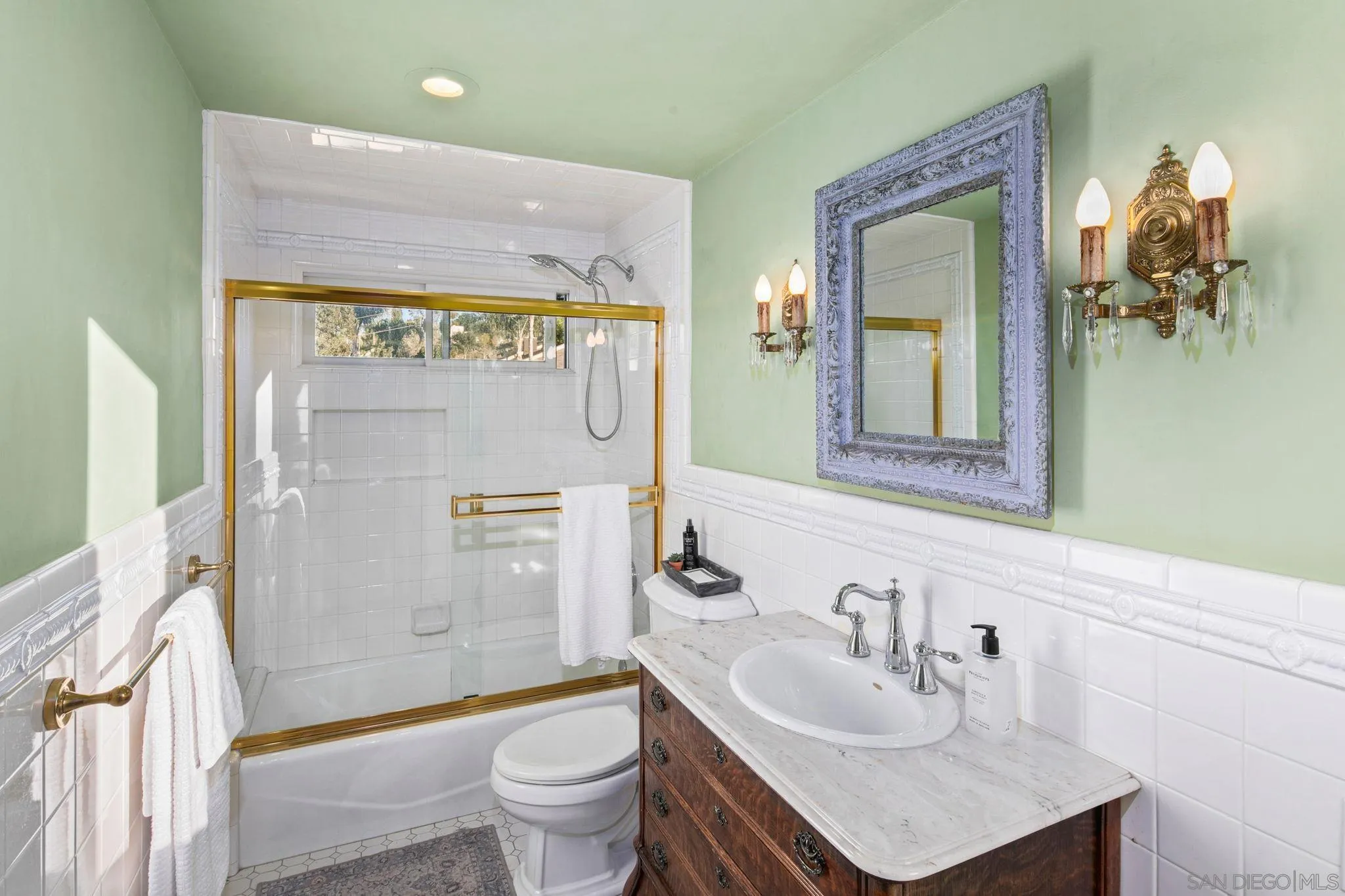 https://cdn.realtyfeed.com/cdn/127/260004677/bf6c0de6029ea829450916196db2b22d.webp