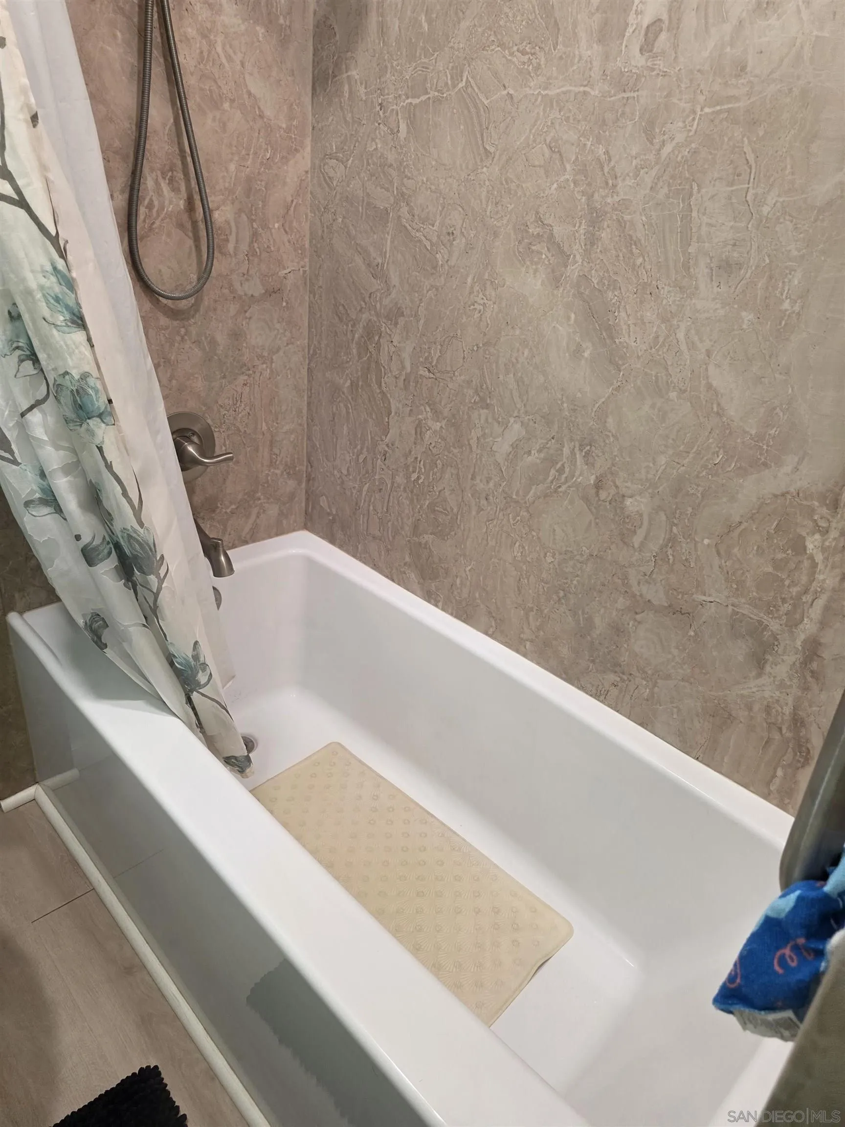 Photo #13: 260004682 Listing: Photo #13