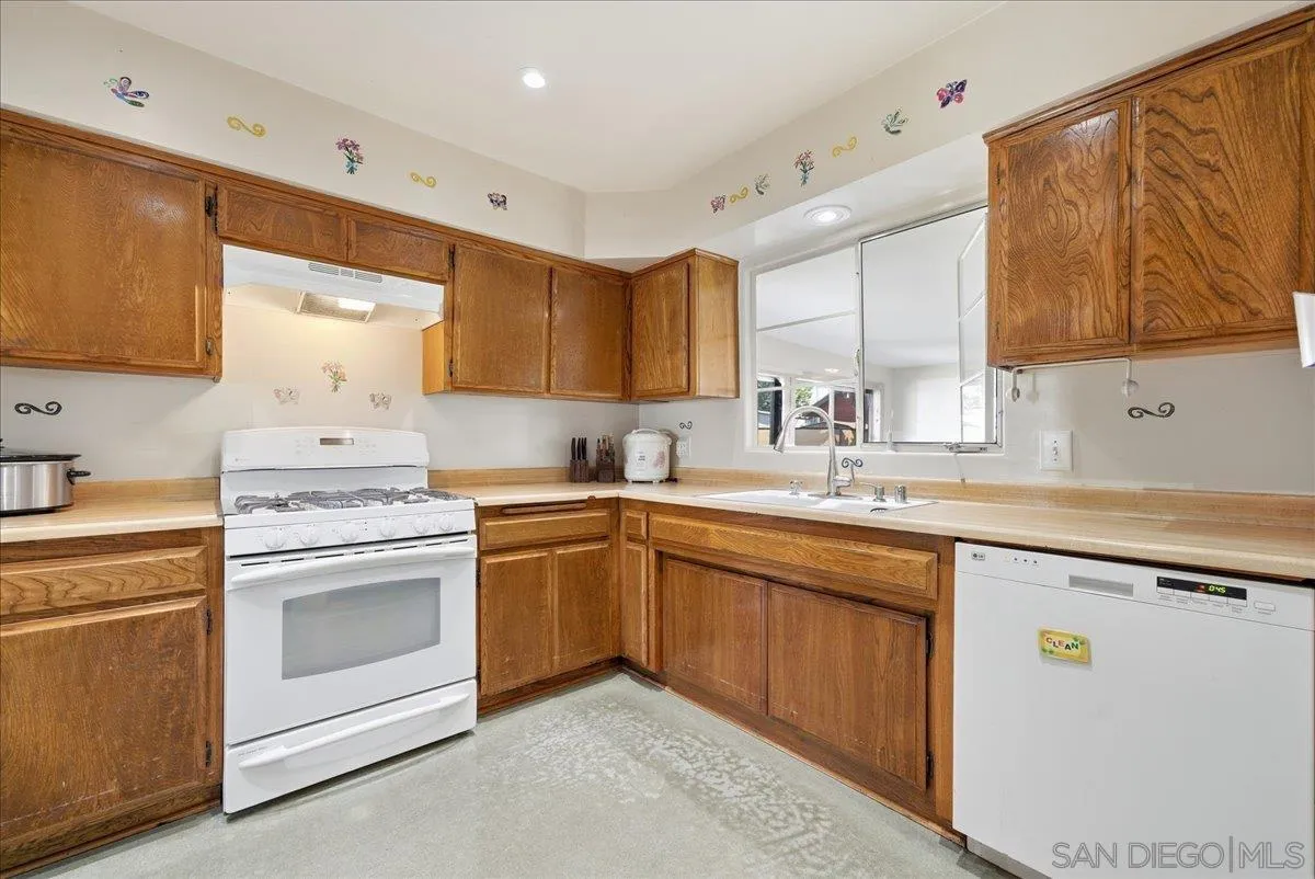 https://cdn.realtyfeed.com/cdn/127/260004684/72573e9f1c34e29b19b91812ce89d2b2.webp
