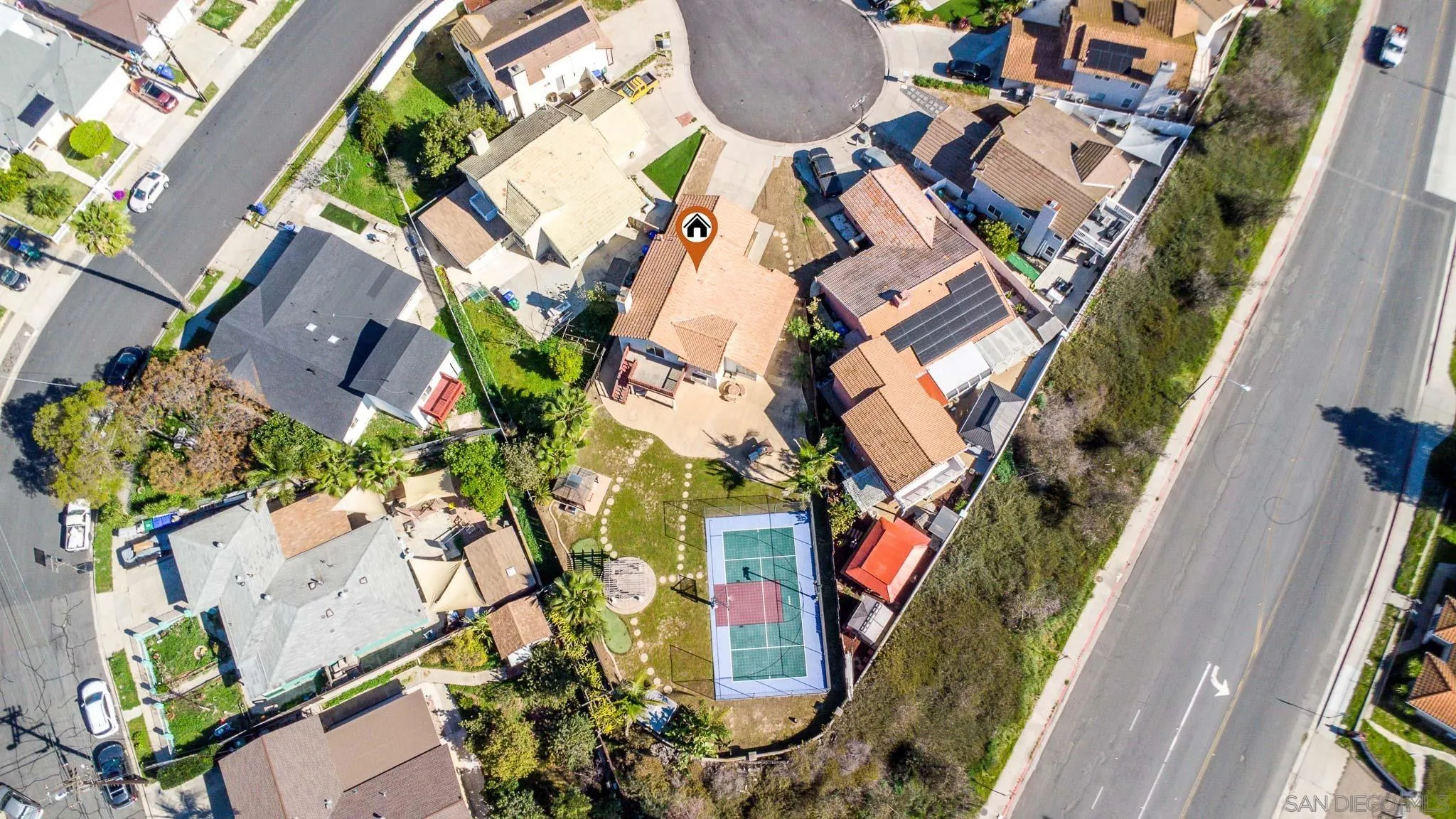 https://cdn.realtyfeed.com/cdn/127/260004685/5695611a63cf8a779155094b3dfab033.webp