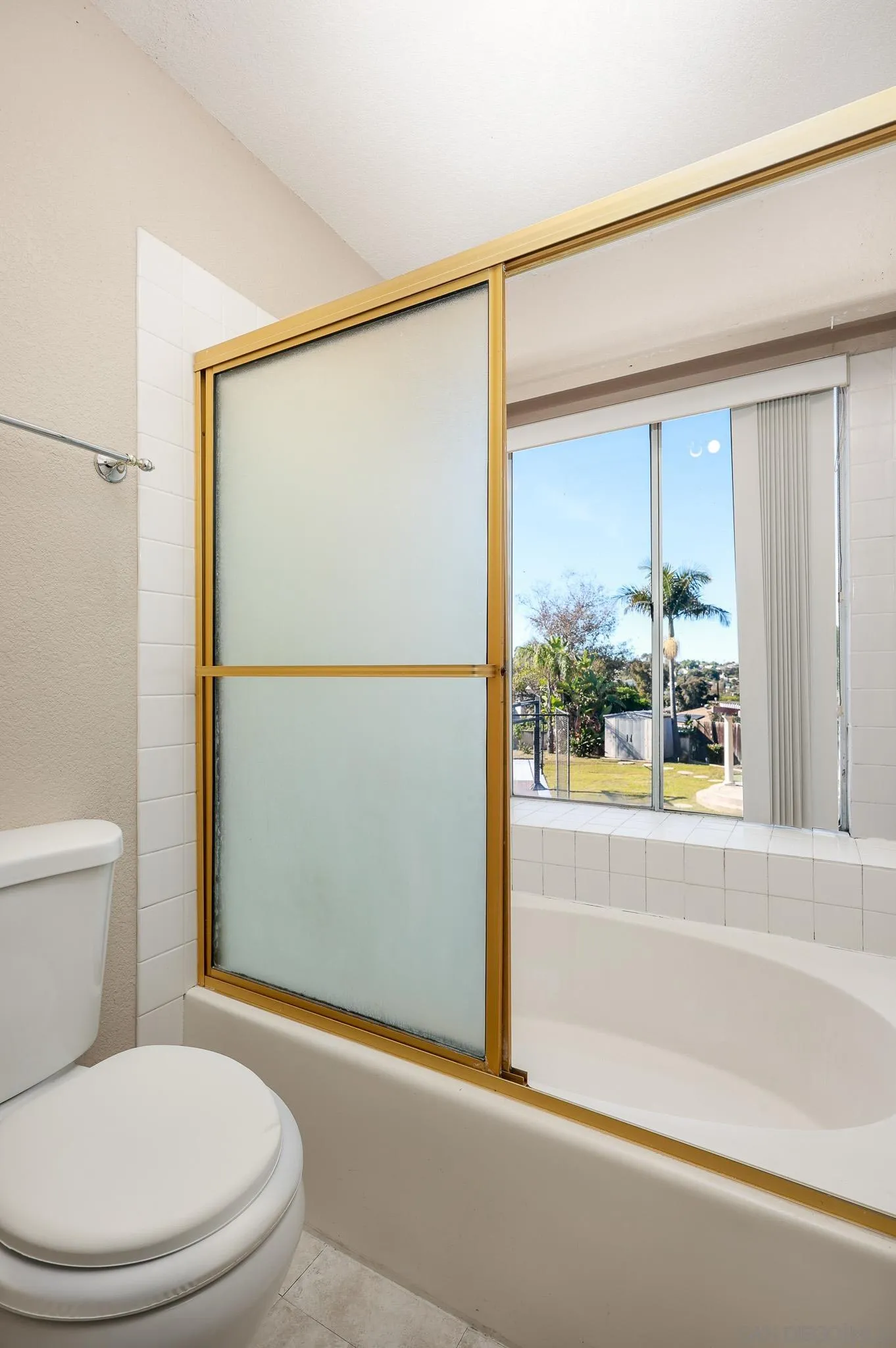 https://cdn.realtyfeed.com/cdn/127/260004685/82fdc3ac14fc6291a572d95da05d251d.webp