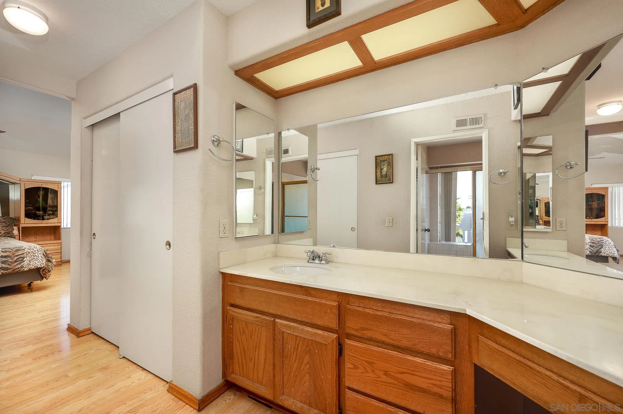 https://cdn.realtyfeed.com/cdn/127/260004685/99675bca6ced11da054b23b87d16297e.webp