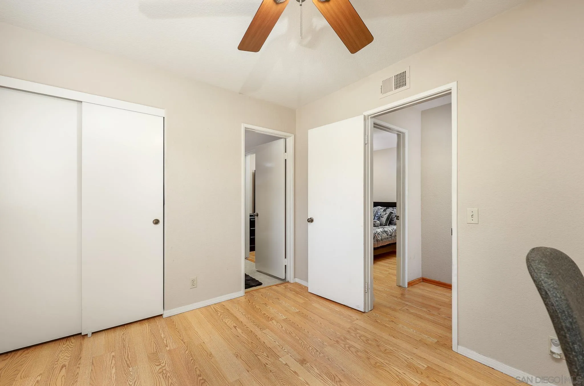 https://cdn.realtyfeed.com/cdn/127/260004685/aa77e1caad8642886fdc3d9a7d163f26.webp