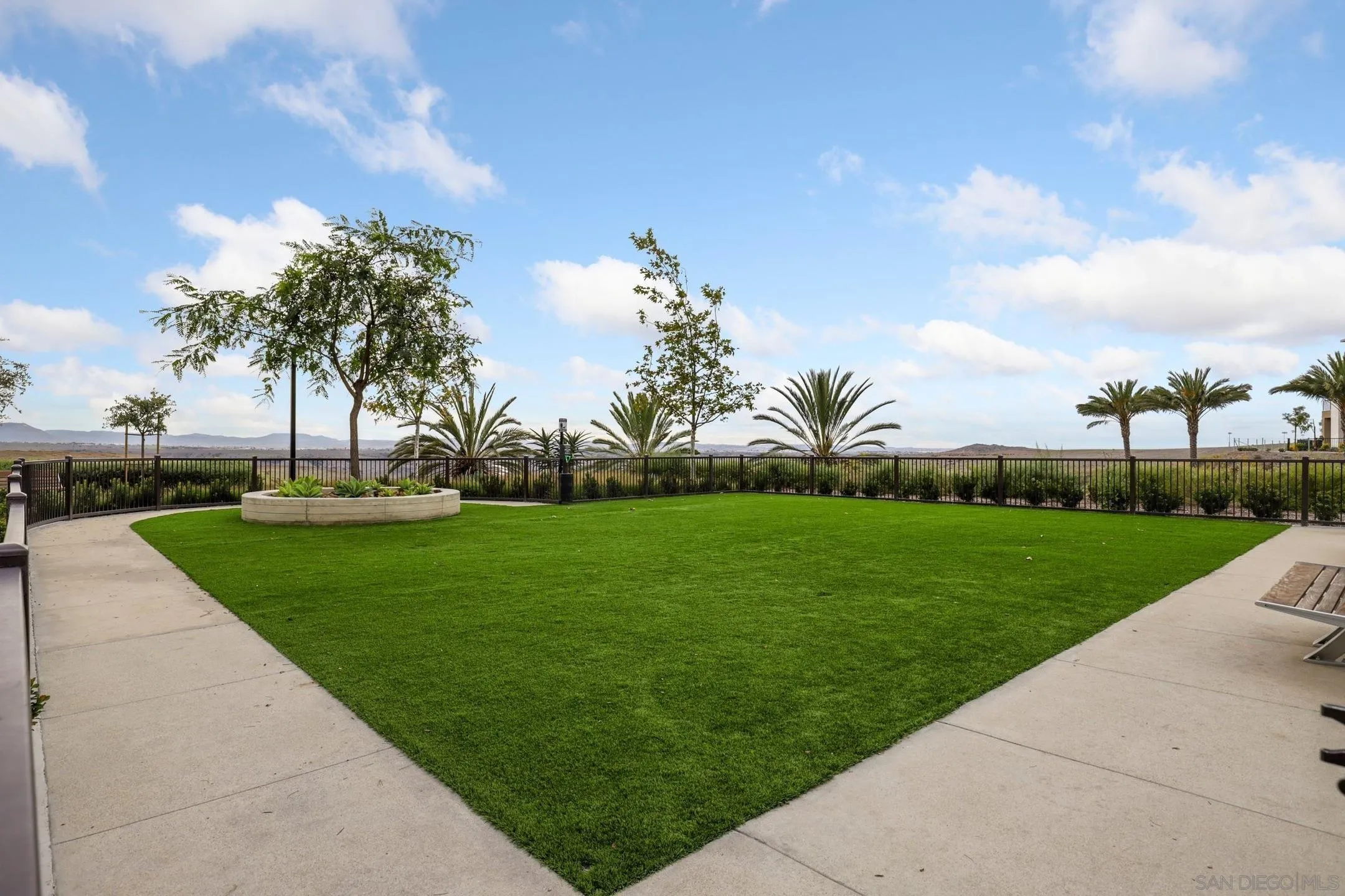 https://cdn.realtyfeed.com/cdn/127/260004691/0d8d4c7f5a25fabee23a3d308134aa3e.webp