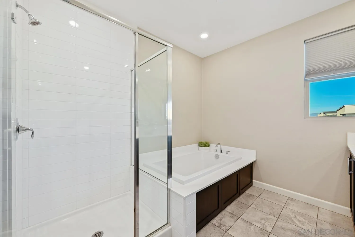 https://cdn.realtyfeed.com/cdn/127/260004691/6d4438877f4fc6fbd68cca87588b2e94.webp