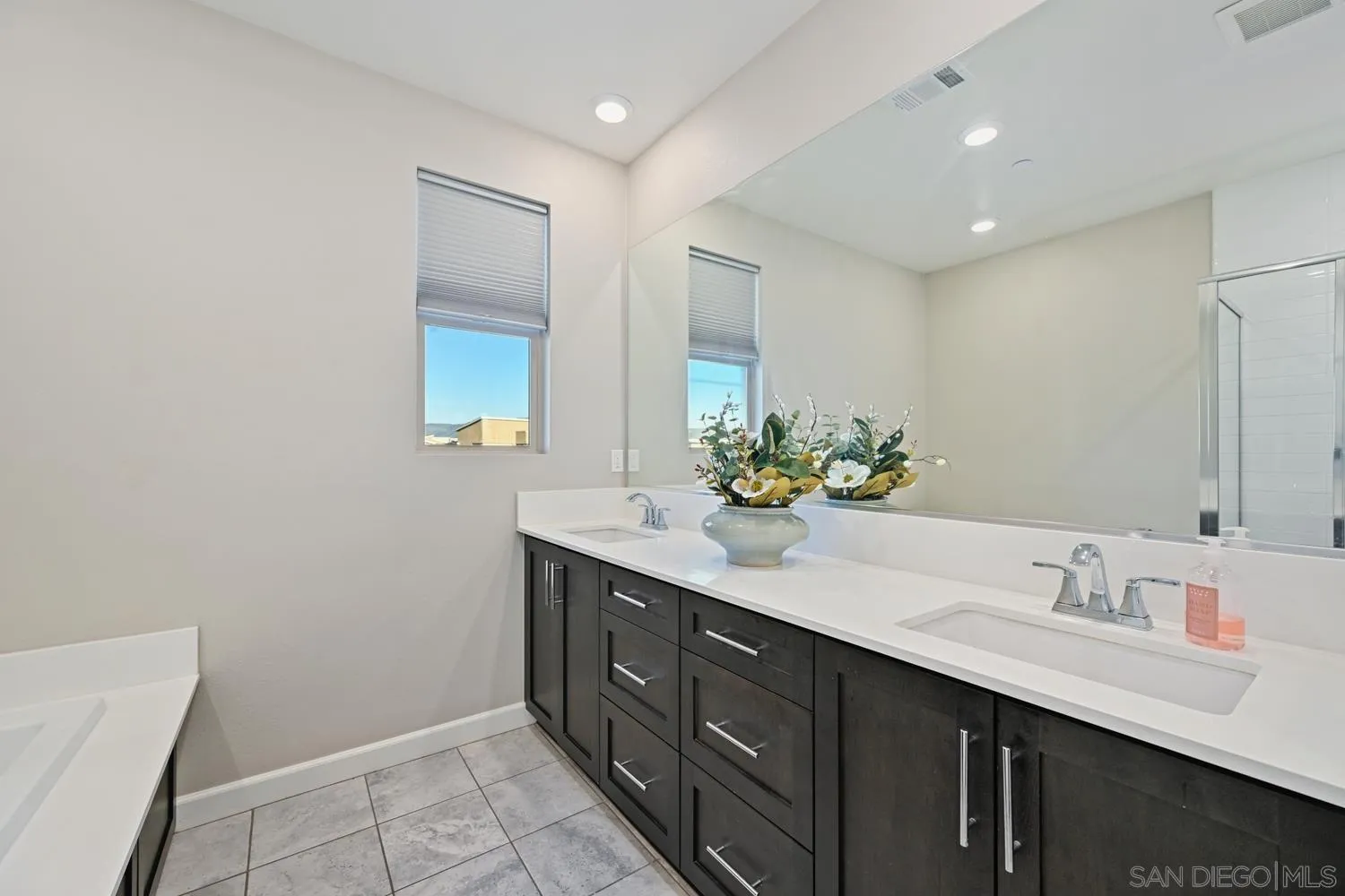 https://cdn.realtyfeed.com/cdn/127/260004691/93e673836360b8be219415d8a3a657e8.webp