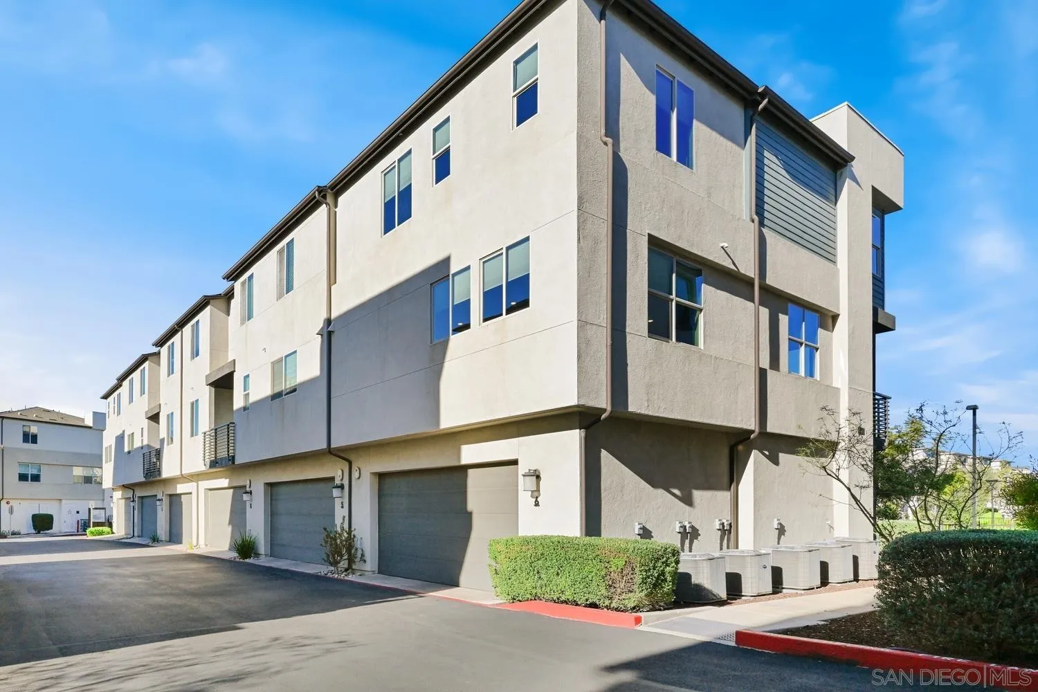 https://cdn.realtyfeed.com/cdn/127/260004691/c583cf6c5318a3a72af912282837acde.webp
