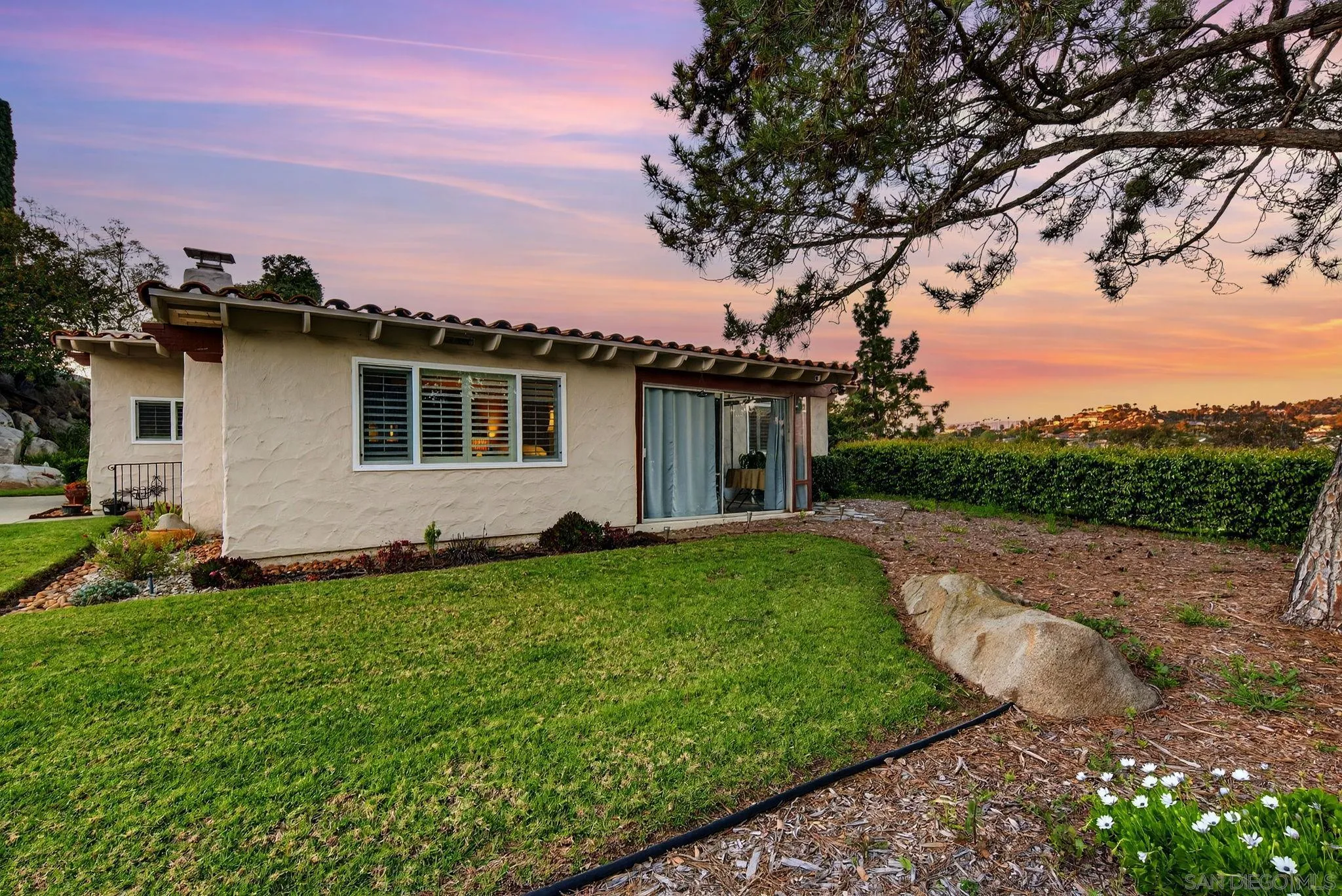 https://cdn.realtyfeed.com/cdn/127/260004693/59795651b7e193d2a1490022f8c836ec.webp