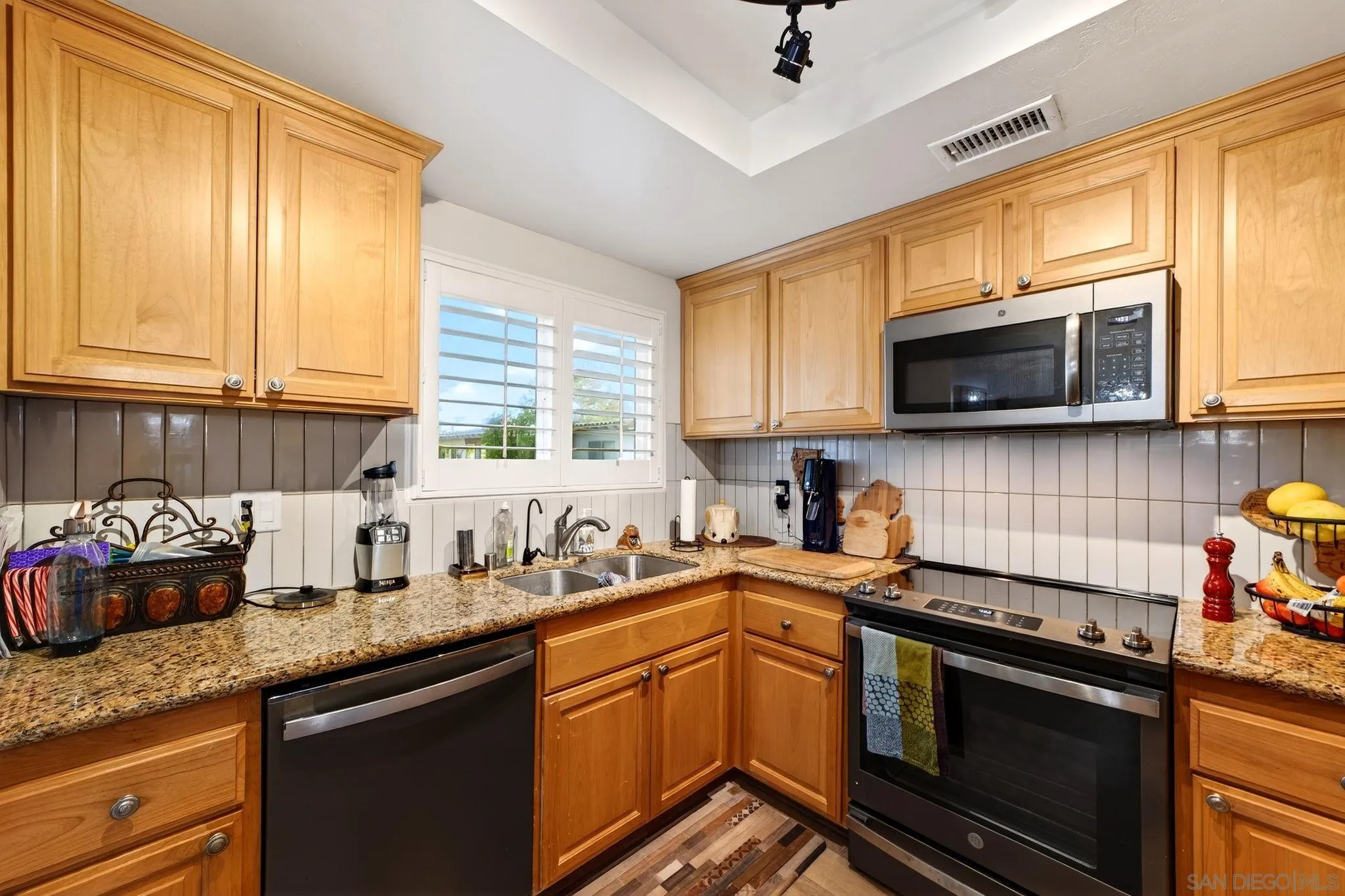 https://cdn.realtyfeed.com/cdn/127/260004693/6f9520e20cce87742337df67976d5236.webp