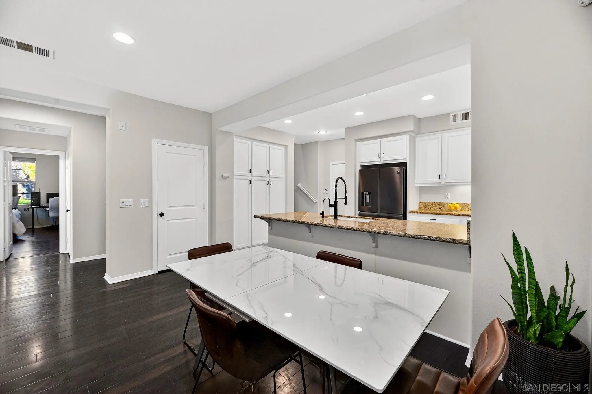 Photo #6: 260004698 Listing: Photo #6