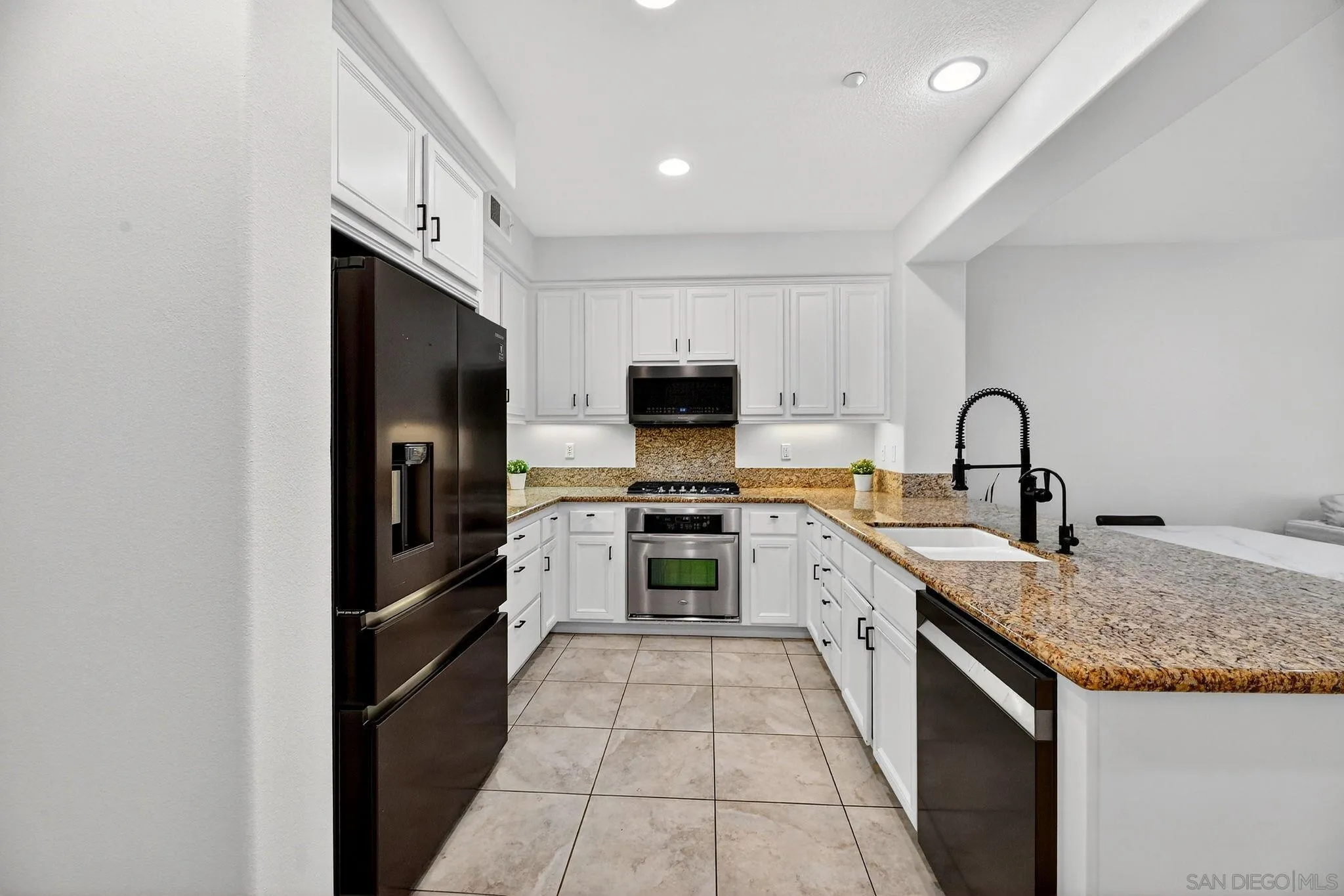 Photo #4: 260004698 Listing: Photo #4