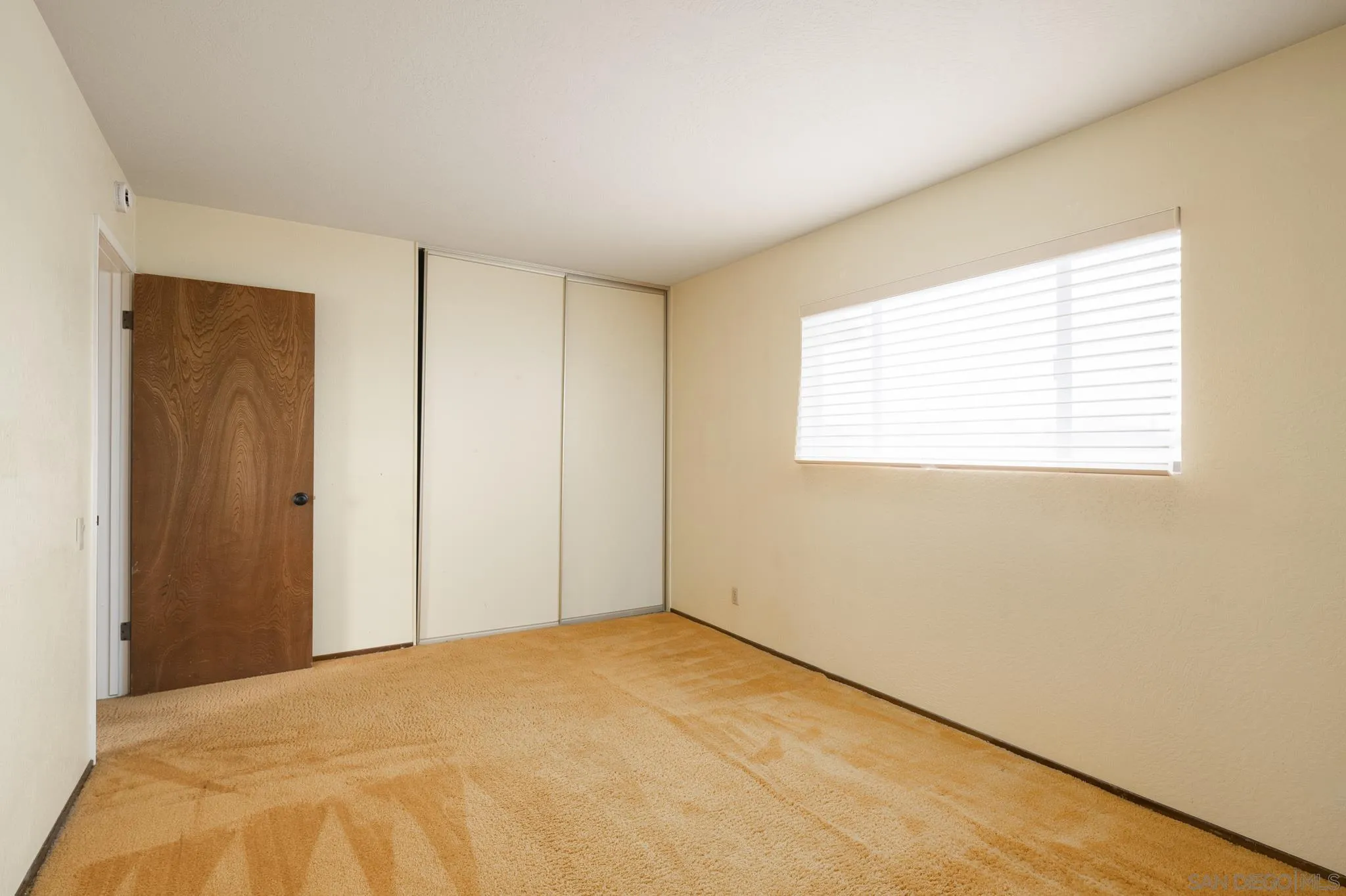 https://cdn.realtyfeed.com/cdn/127/260004702/38e9d7ba5d570e9c1ac253701194251f.webp