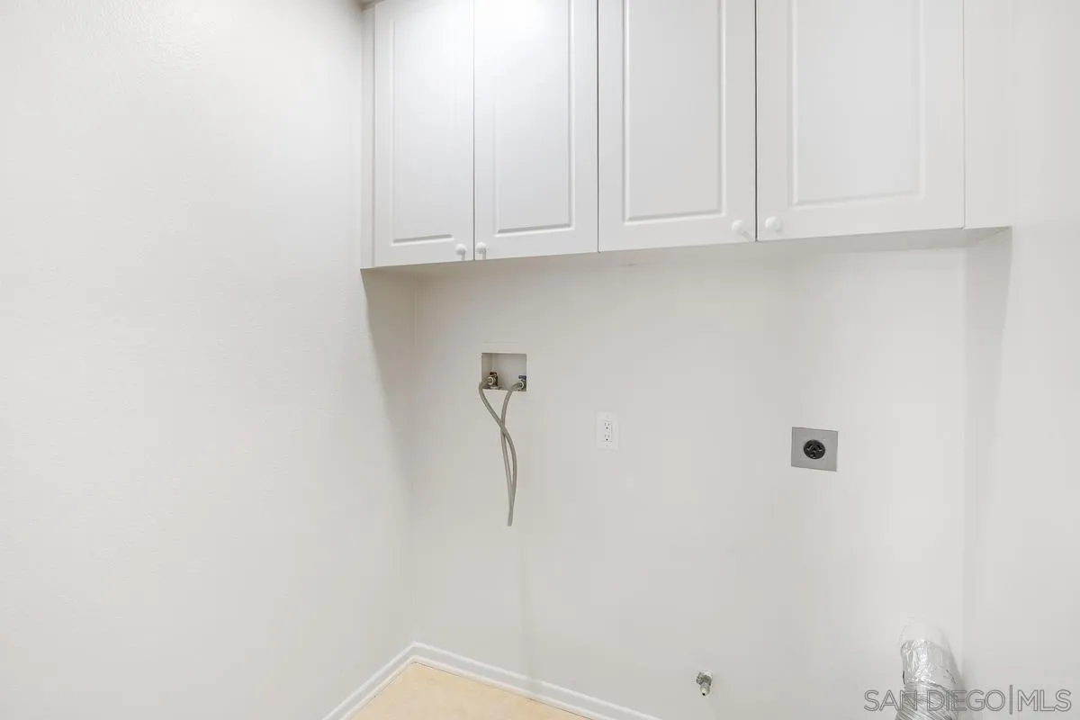 https://cdn.realtyfeed.com/cdn/127/260004705/e89c140de28ab503bd63eea8ee03b5c5.webp