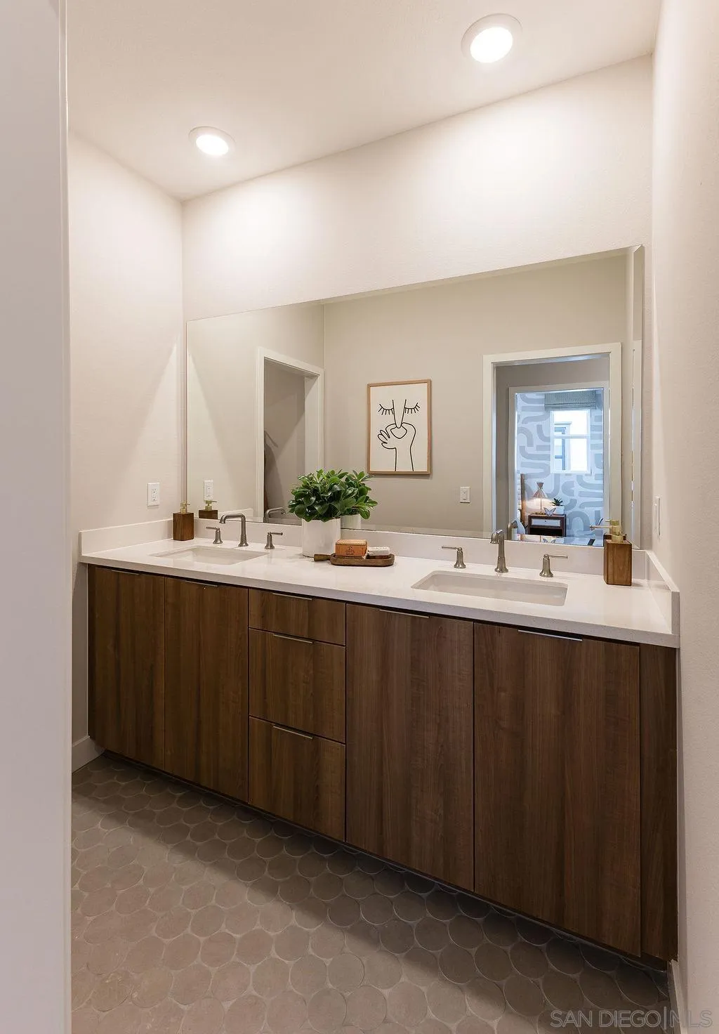 https://cdn.realtyfeed.com/cdn/127/260004712/b34f81b572fa0a4d1eb5c2b879b0ac0d.webp