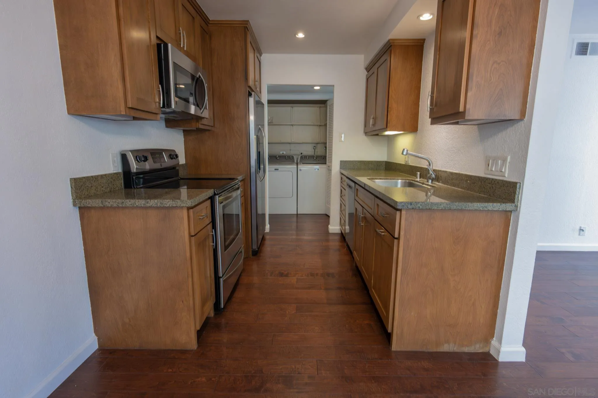 Photo #6: 260004713 Listing: Photo #6