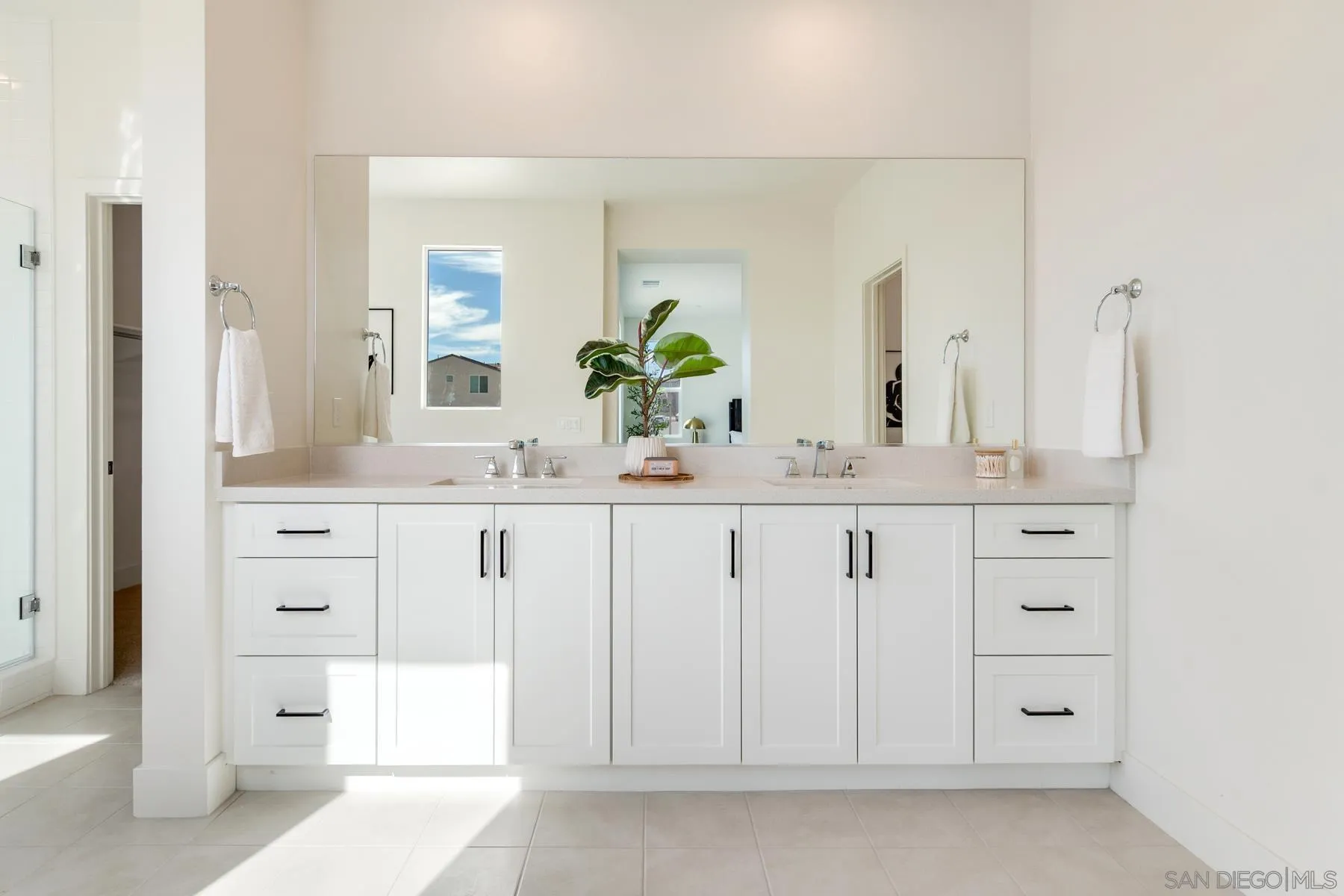 https://cdn.realtyfeed.com/cdn/127/260004718/90b725591ec162c2dbe0962f3cc1ad3a.webp