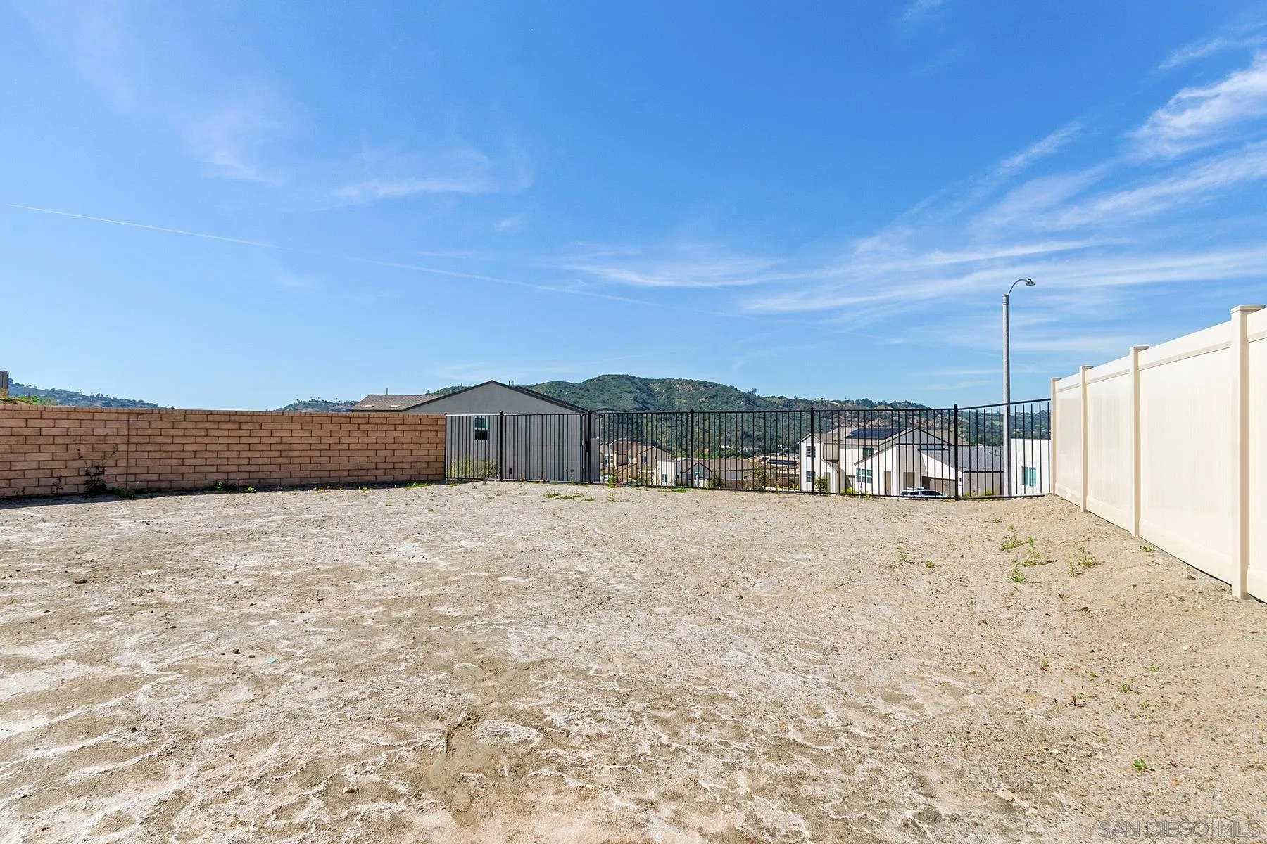 https://cdn.realtyfeed.com/cdn/127/260004718/a111bd7c0f849b6efc60cd6339d3d440.webp