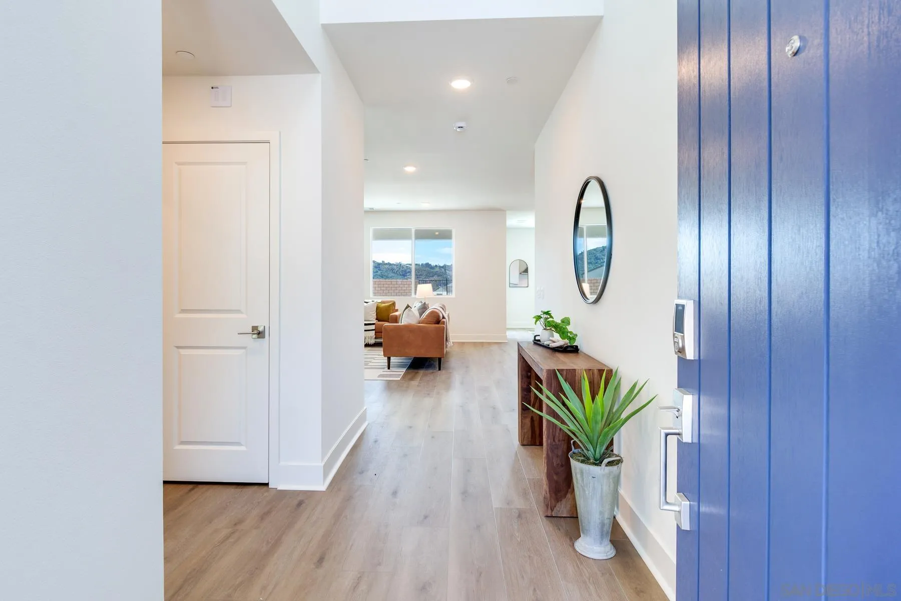 https://cdn.realtyfeed.com/cdn/127/260004718/ccc46910153f220a8e451e3367818dc2.webp