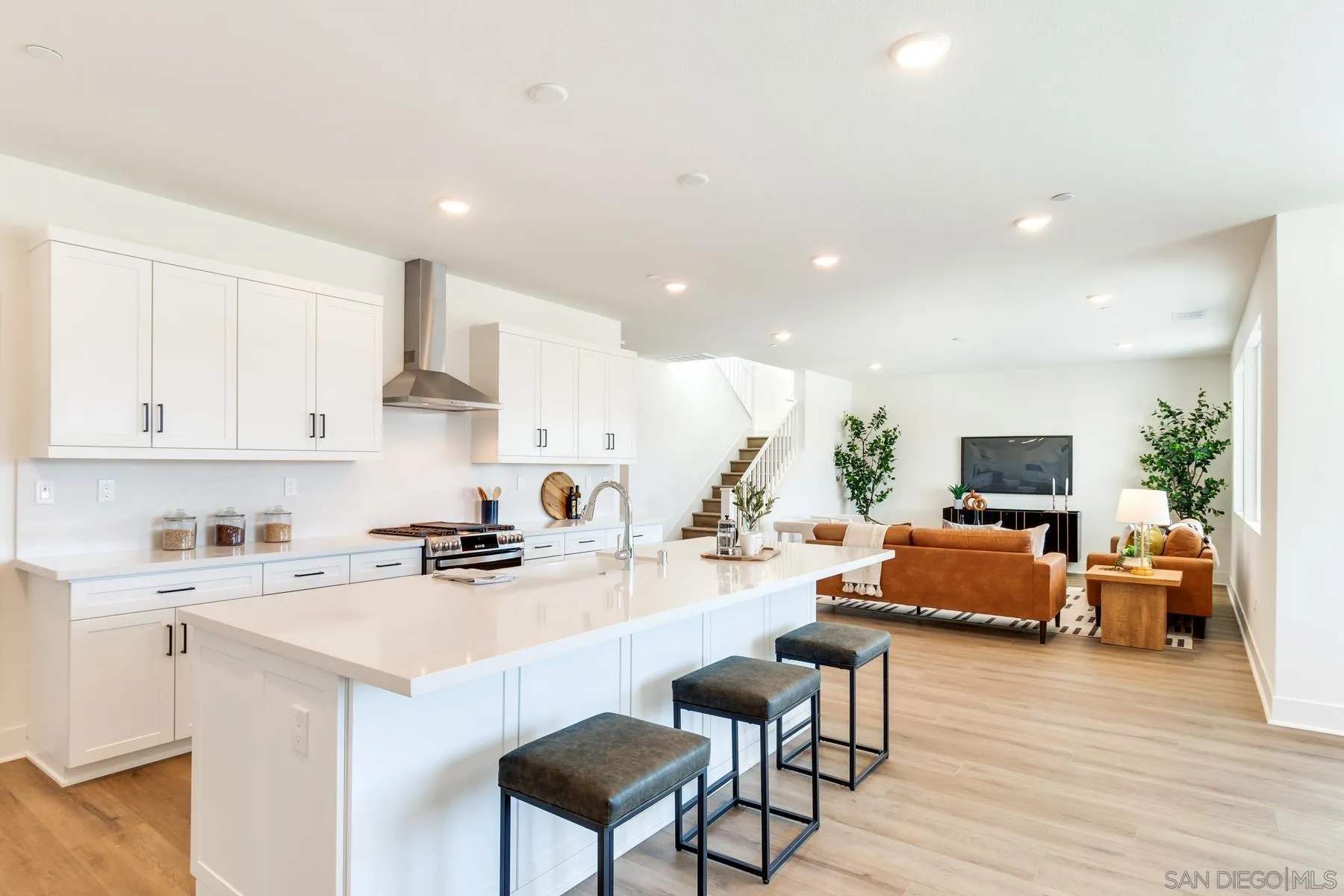 https://cdn.realtyfeed.com/cdn/127/260004718/f2d103a1ad6994237080b21009de66df.webp