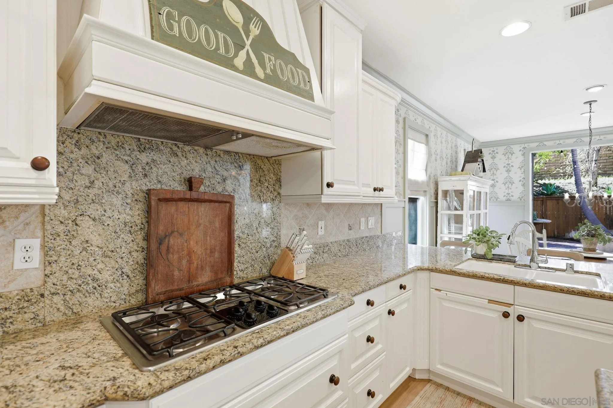 https://cdn.realtyfeed.com/cdn/127/260004724/dc257905796cb714ed88cafb3f883661.webp