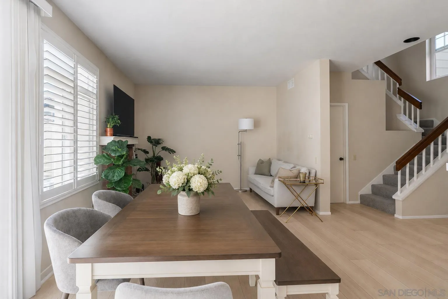 https://cdn.realtyfeed.com/cdn/127/260004728/f34ed6280f08ad0d8a009fc82b33f9a1.webp