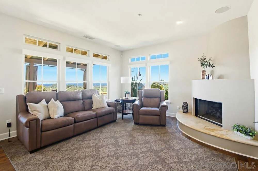 https://cdn.realtyfeed.com/cdn/127/260004731/abd92c5615a2483e99896885726fc6ae.webp