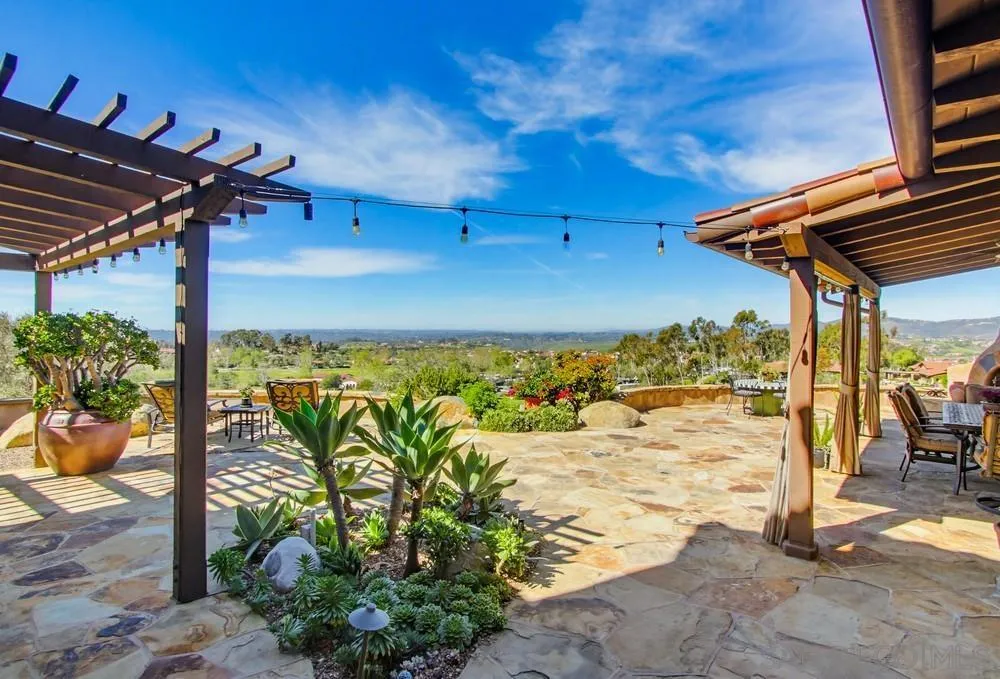 https://cdn.realtyfeed.com/cdn/127/260004731/c58141bdb569d3be1c91b1d415ff509f.webp