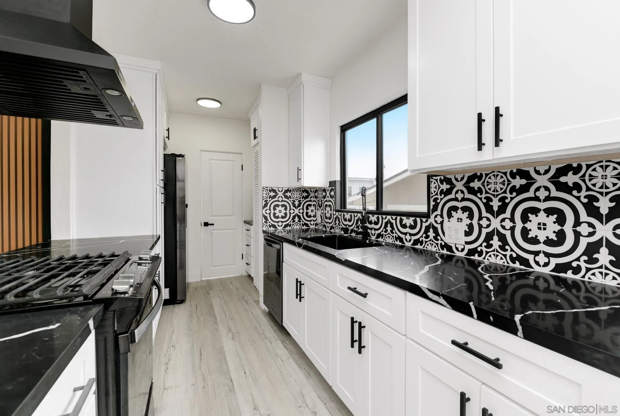 https://cdn.realtyfeed.com/cdn/127/260004737/433696320540f46e6afc340c7a79a670.webp