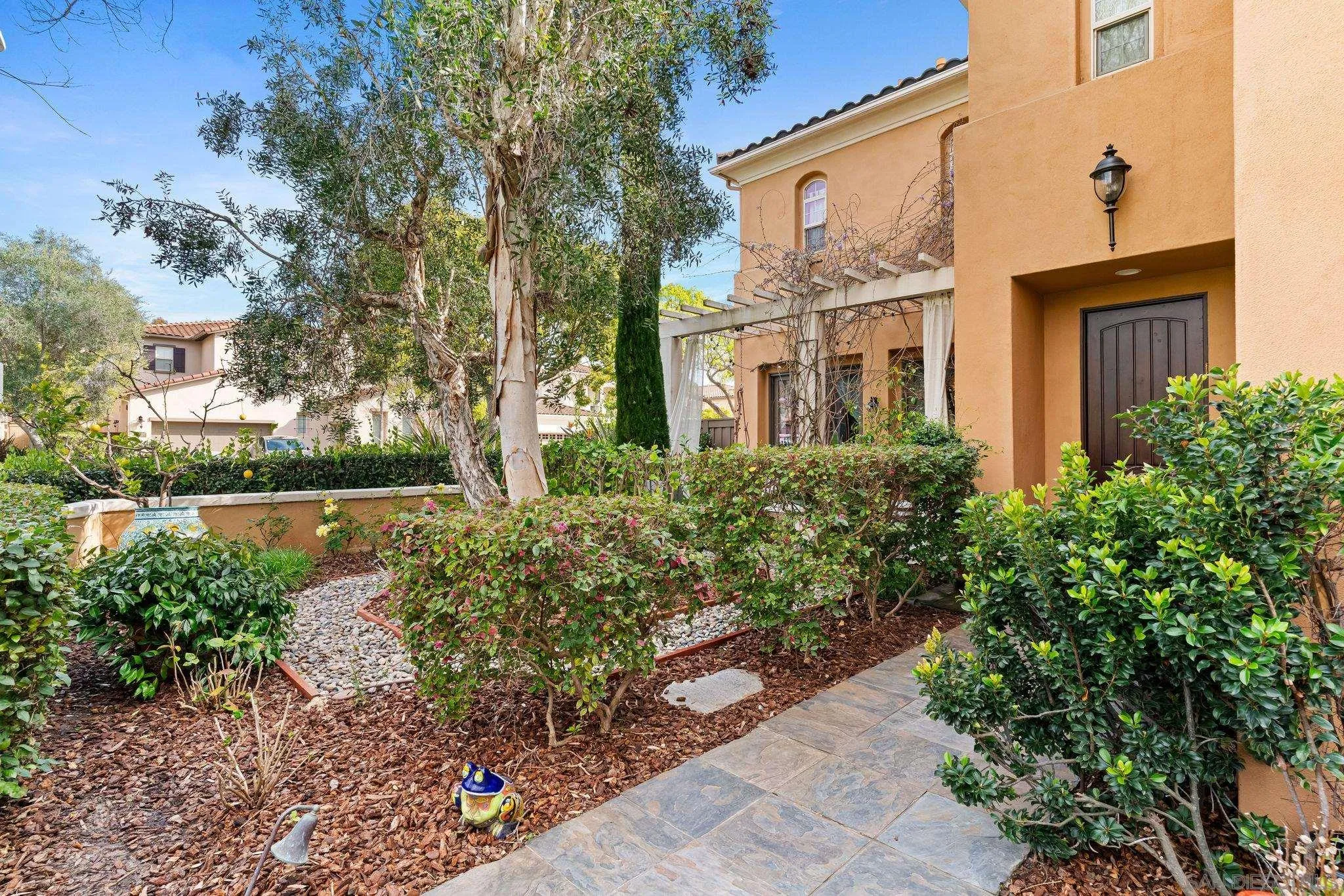 https://cdn.realtyfeed.com/cdn/127/260004743/9fa70d5ef4afd9abad3a0ee992db4945.webp