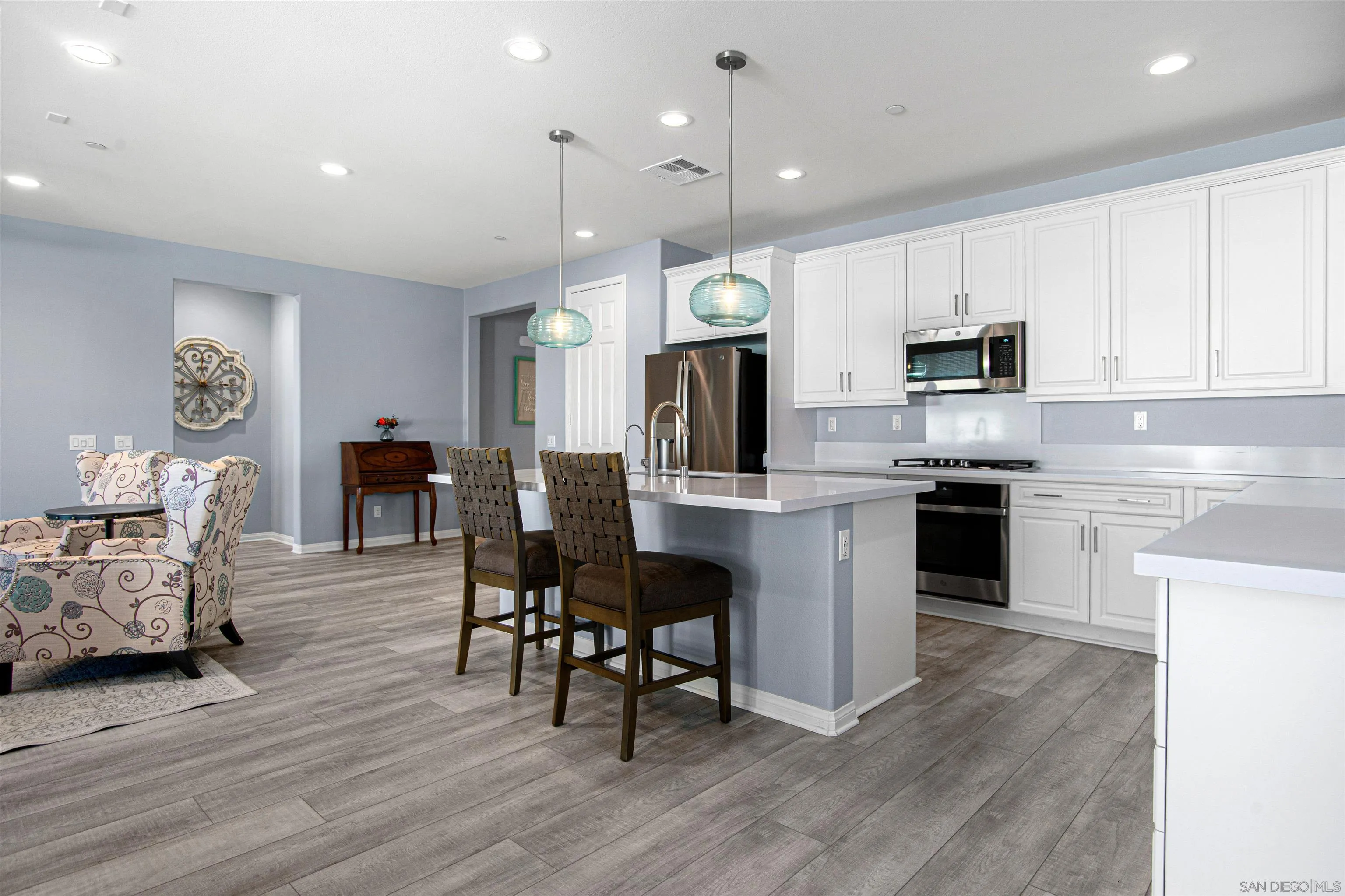 https://cdn.realtyfeed.com/cdn/127/260004748/caeb8ac69c954964a06017c001025278.webp