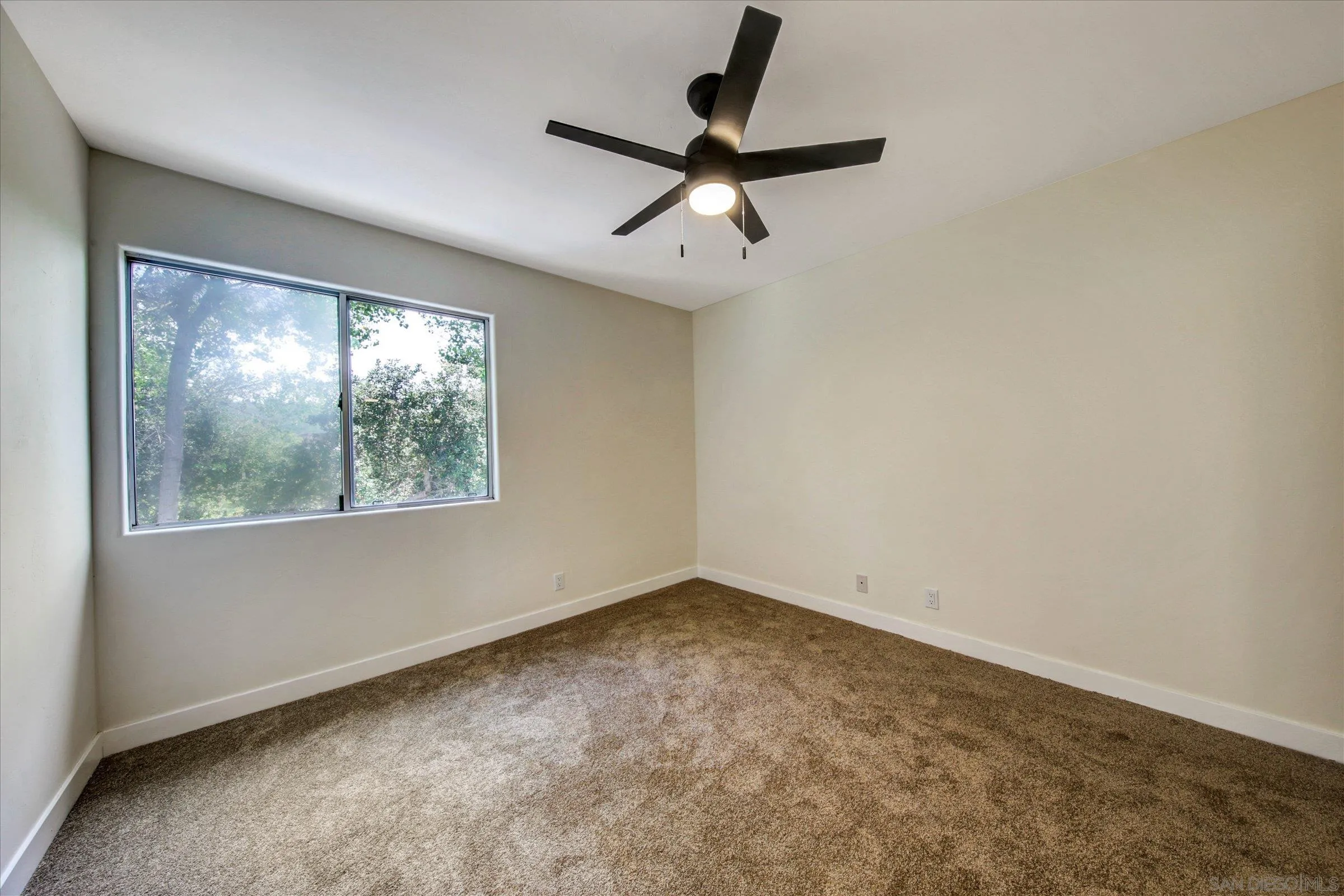 https://cdn.realtyfeed.com/cdn/127/260004752/70f53c147ee870b2bbc3d64b7988d99e.webp