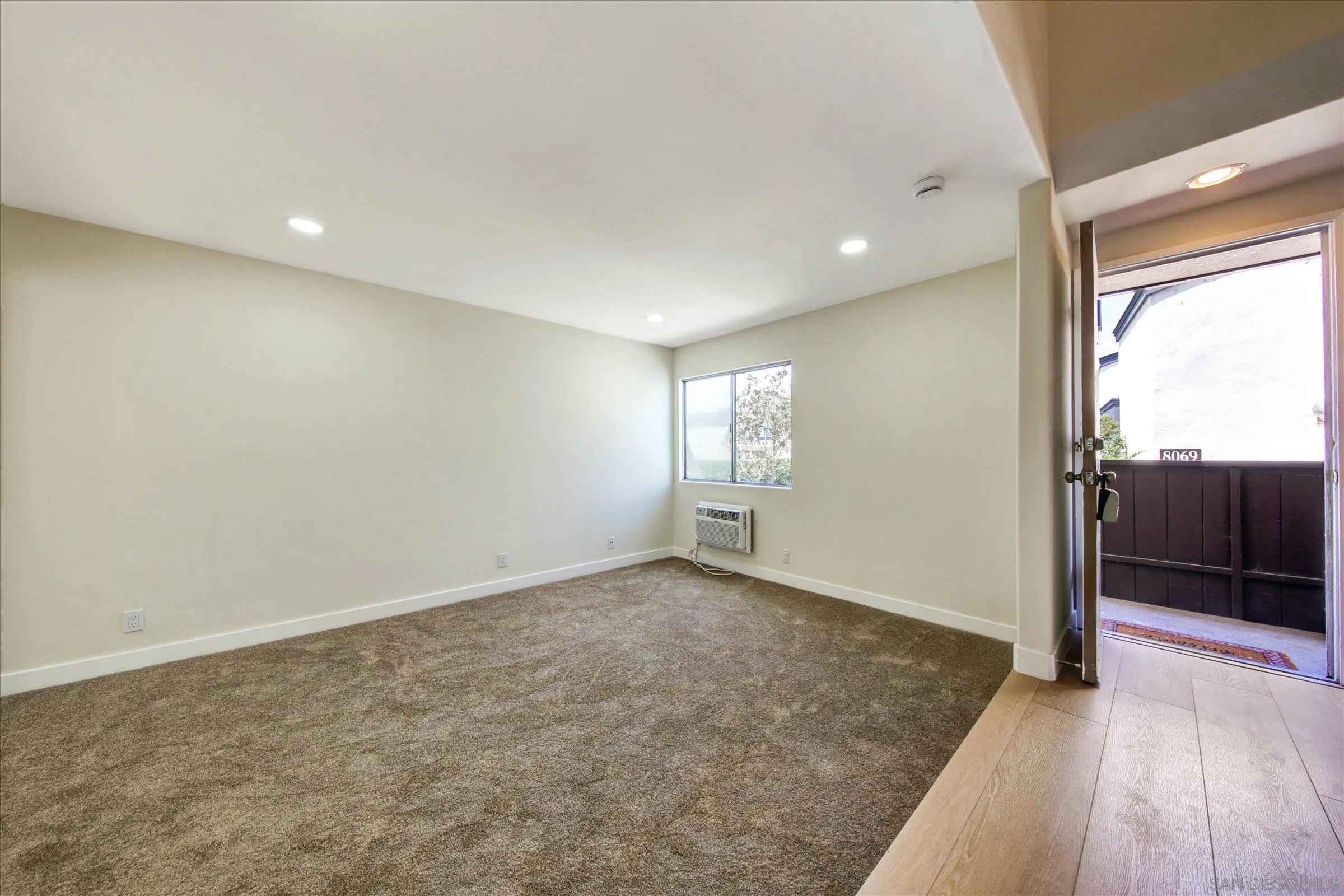 https://cdn.realtyfeed.com/cdn/127/260004752/b6be40b8f96ae13df59f65305279dc2f.webp