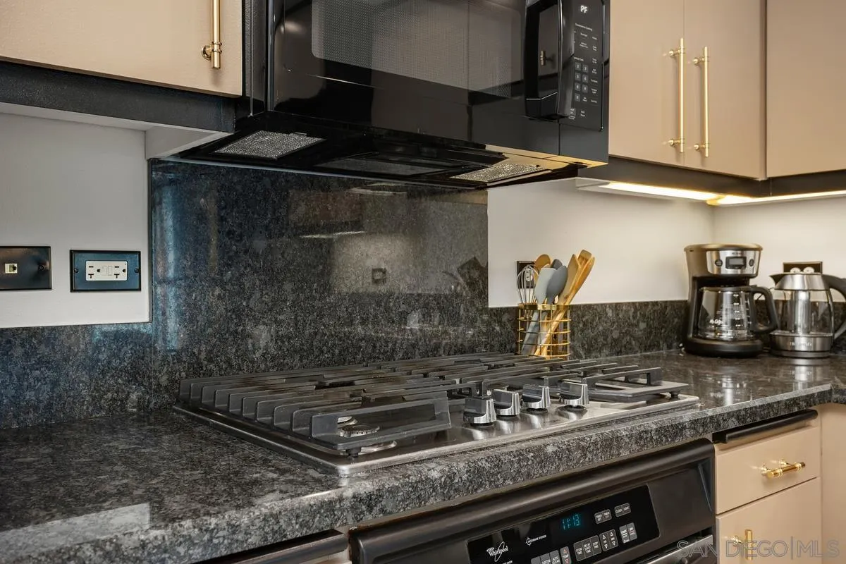 Photo #11: 260004753 Listing: Photo #11