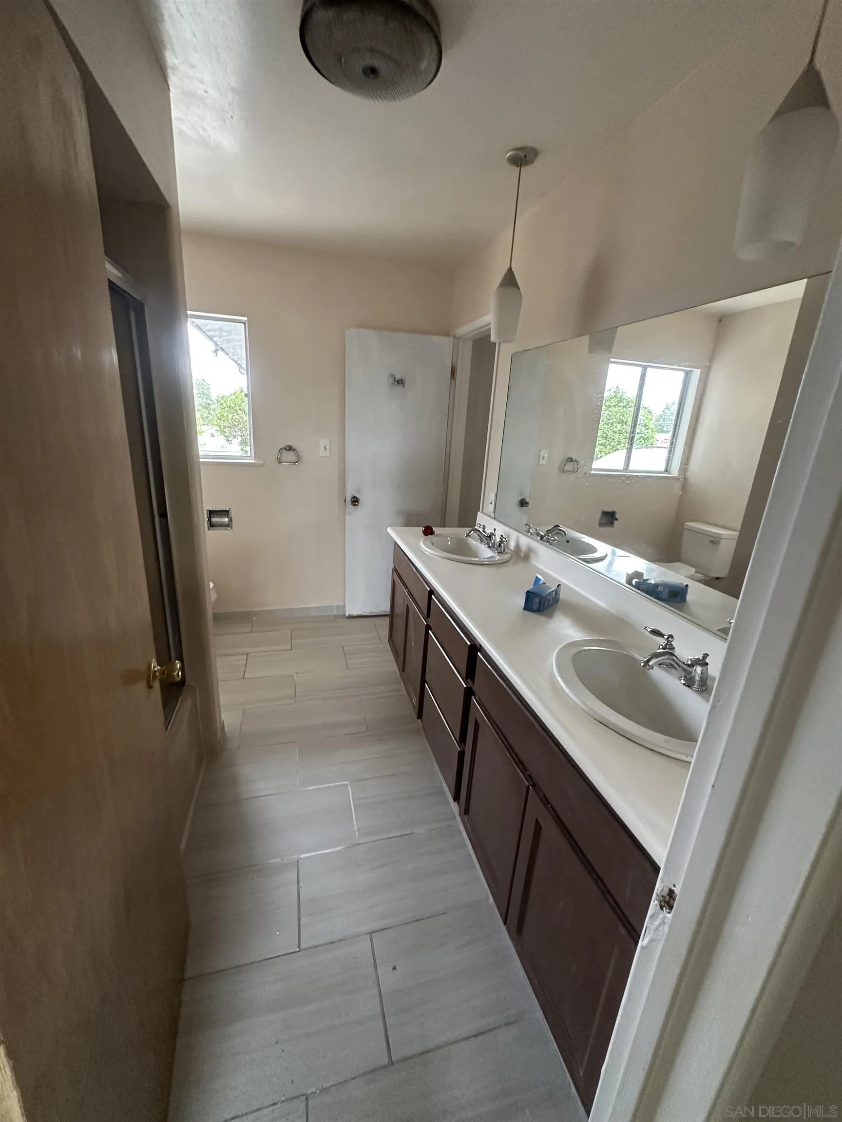 https://cdn.realtyfeed.com/cdn/127/260004754/70db6e70ab36f67e5fa738c159180a26.webp