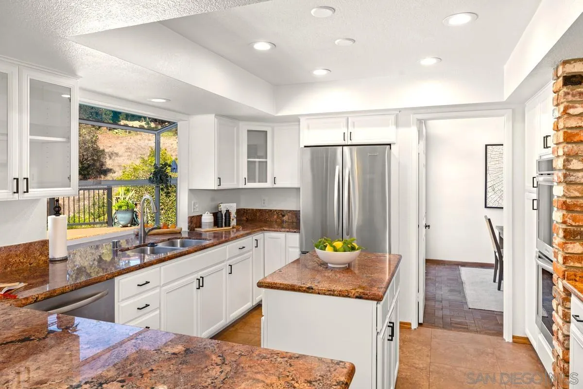 https://cdn.realtyfeed.com/cdn/127/260004756/8835523c13afe67dcaf43ae73d75fac8.webp