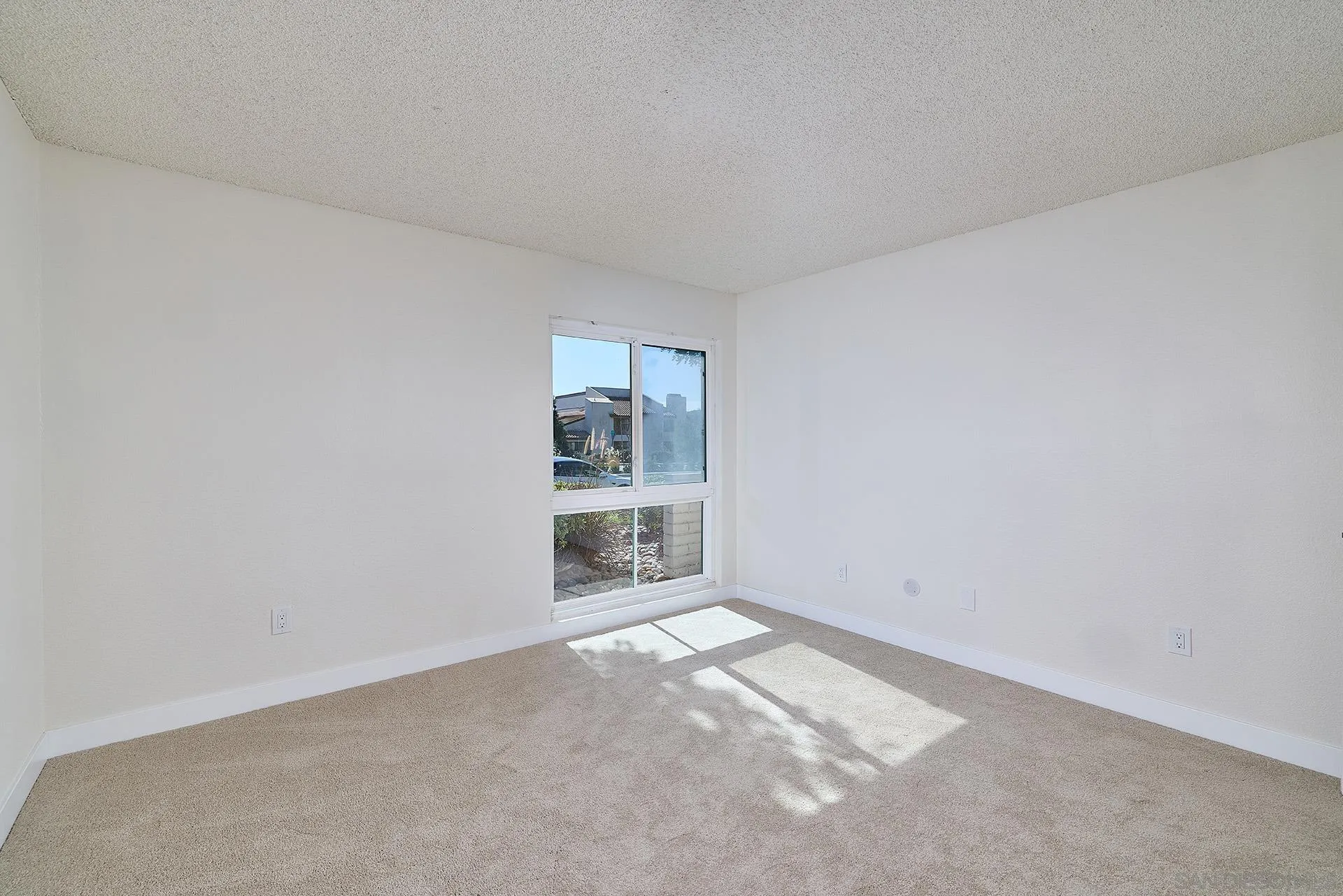 Photo #13: 260004757 Listing: Photo #13
